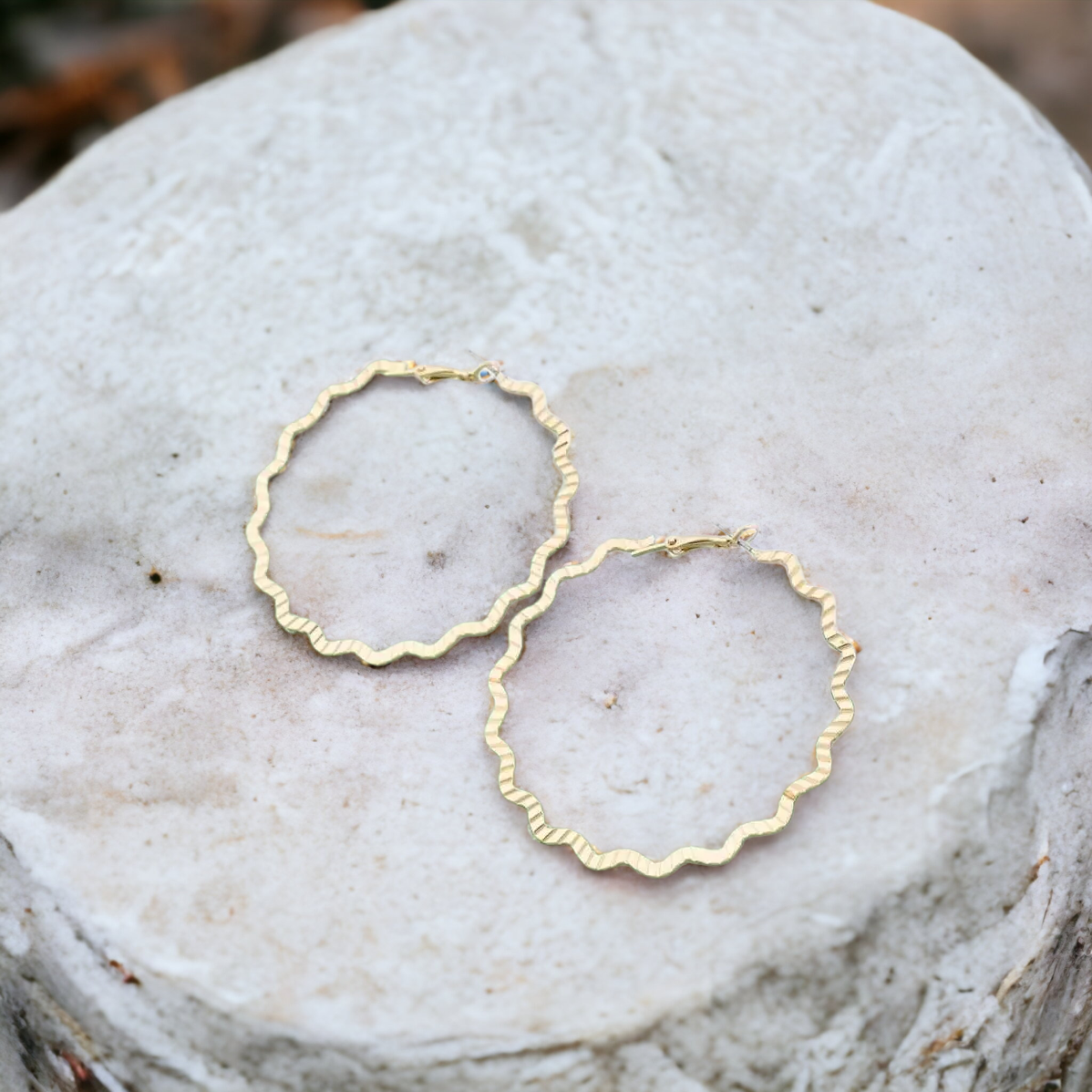 A golden wave earrings (Jewelry)