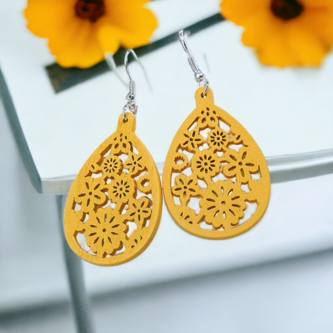 A flower party earrings (Earrings)