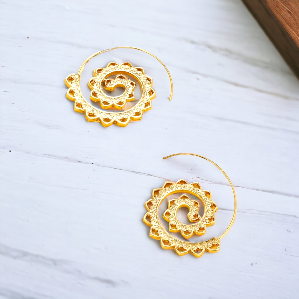 A royal spin earrings (Earrings)