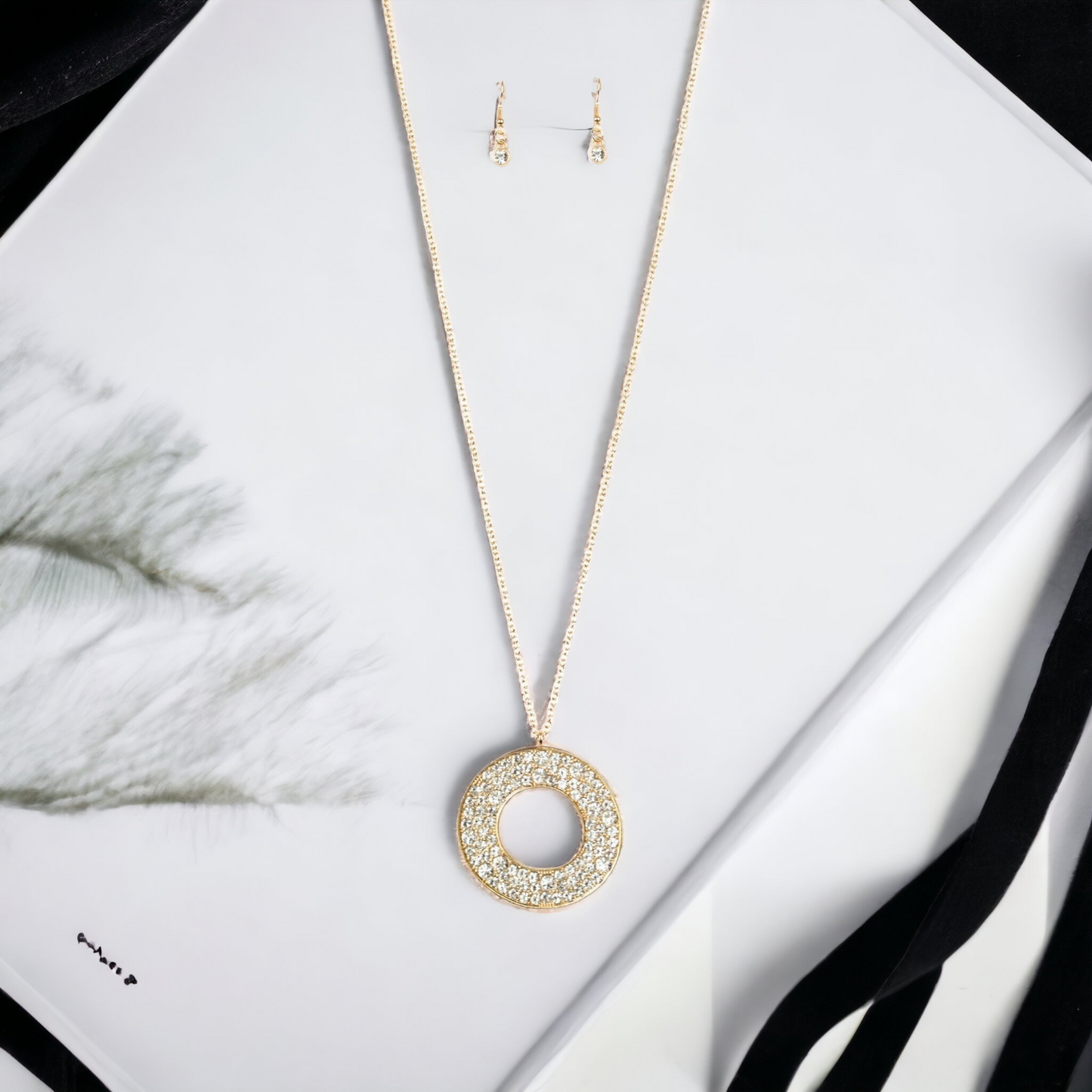 Bad HEIR Day - Gold necklace (Jewelry)