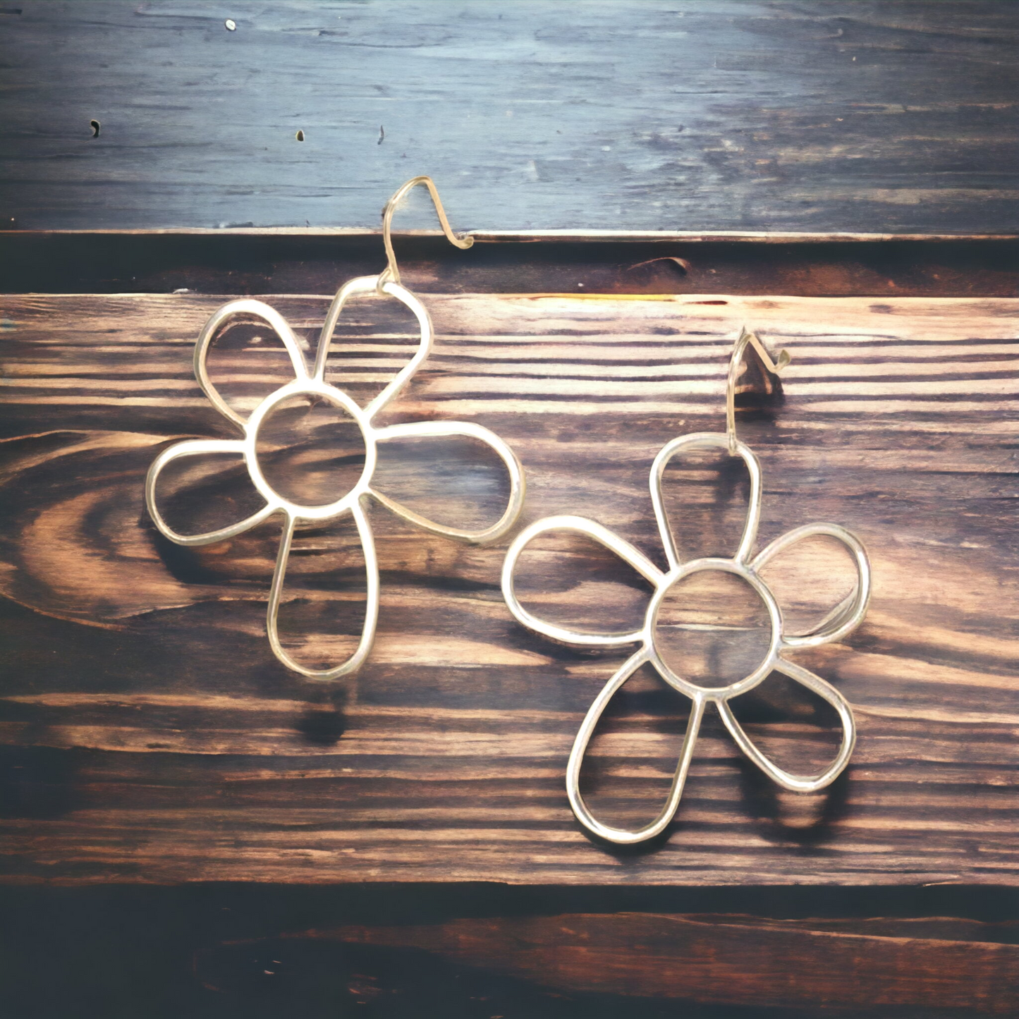 Flower petal earrings (Jewelry)