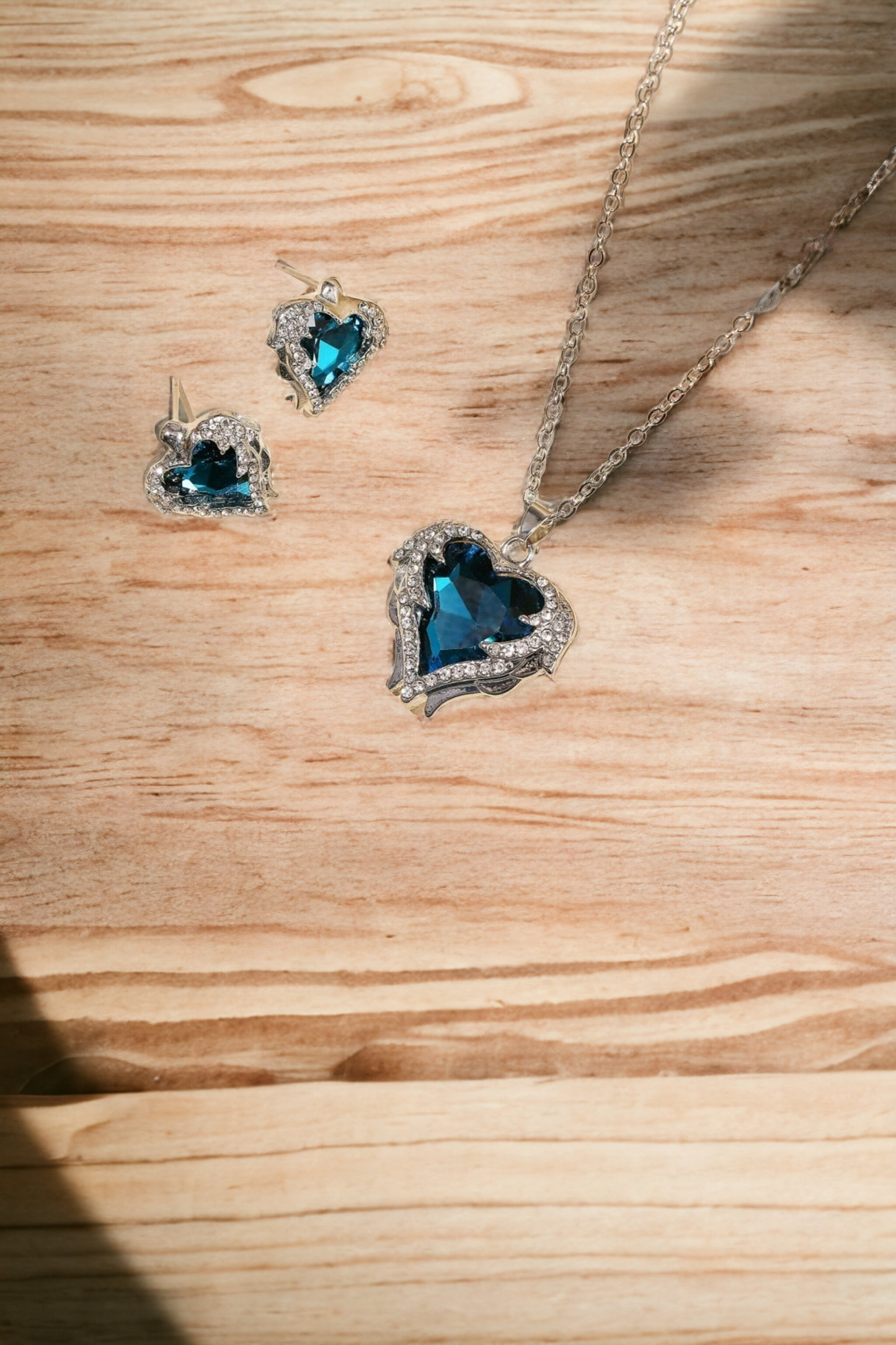 Heartsong necklace (Jewelry)