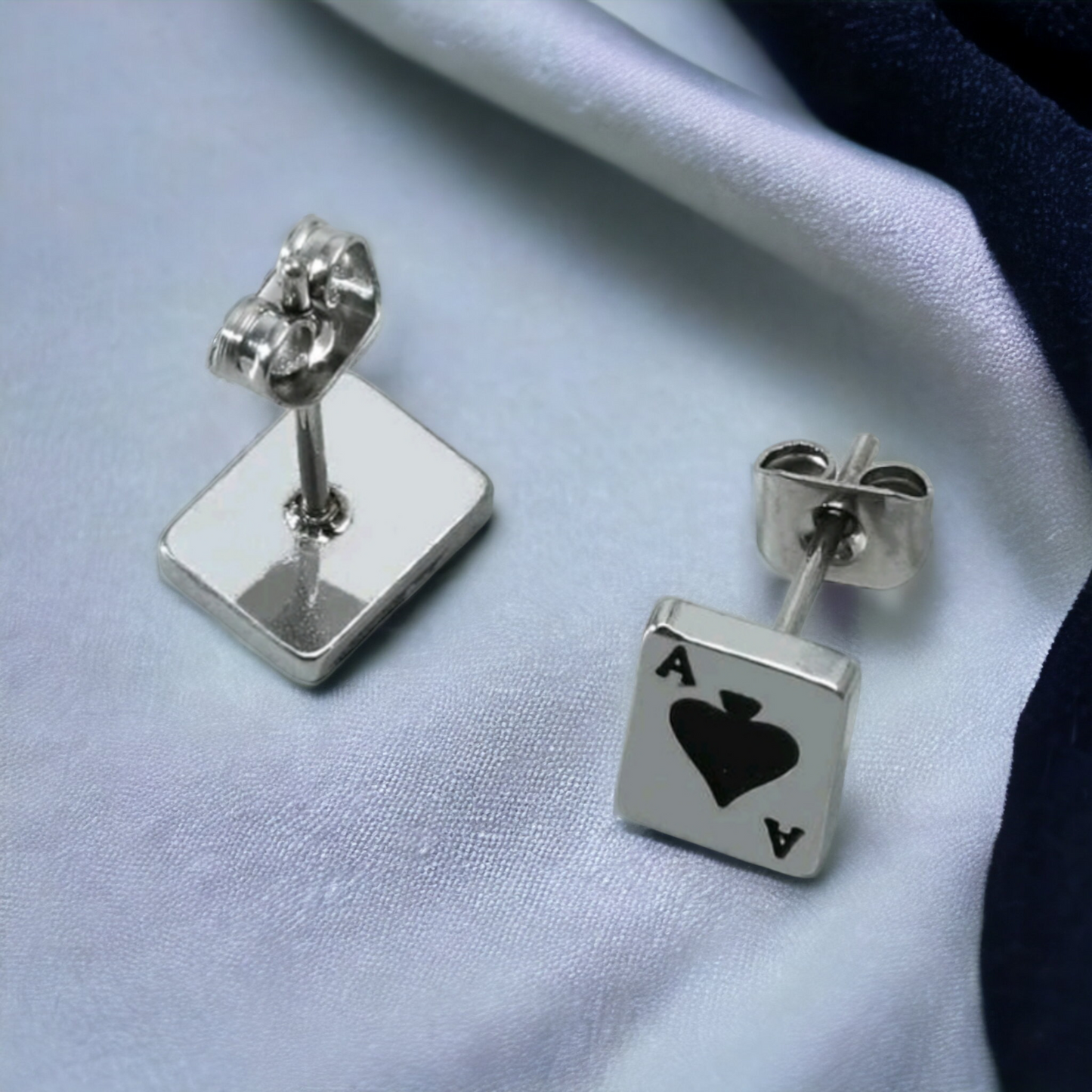 Poker face earrings (Earrings)