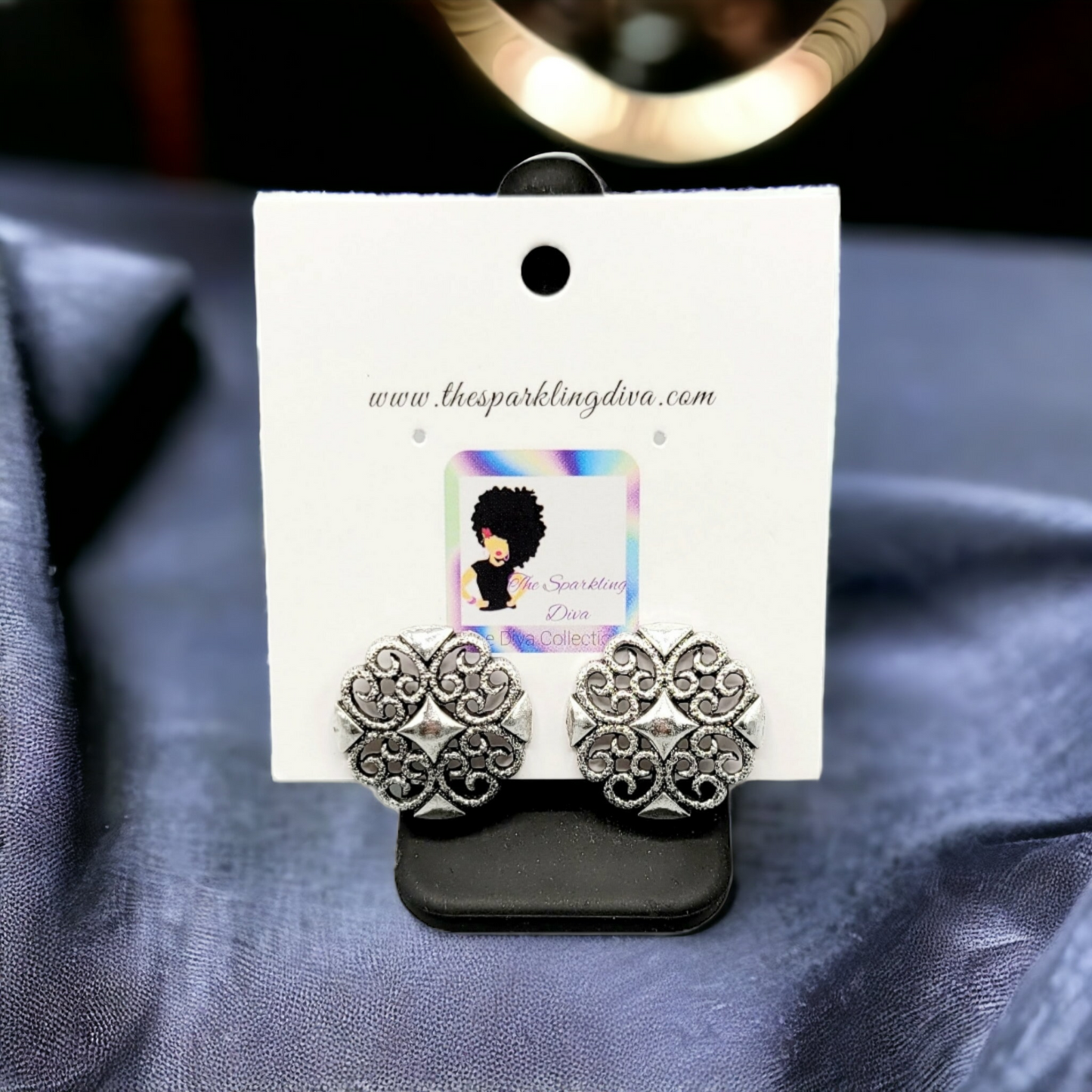 A well rounded individual earrings (Earrings)
