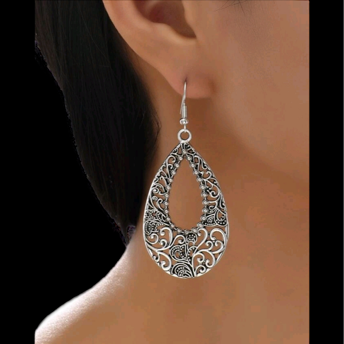 Scrolled earrings (Earrings)