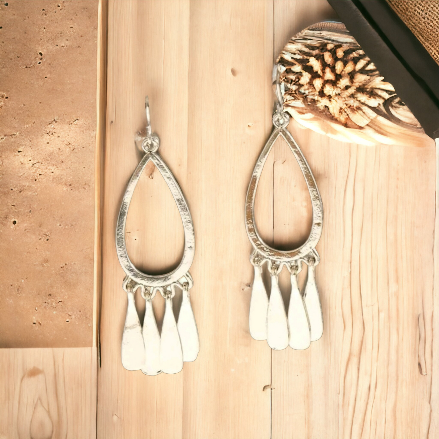 Silver & free dangle earrings (Earrings)
