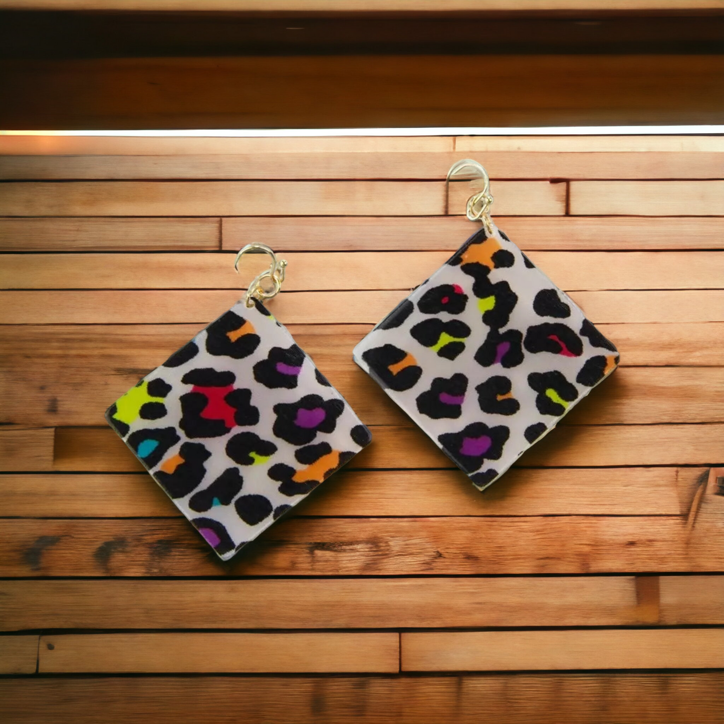 The painted leopard earrings (Jewelry)