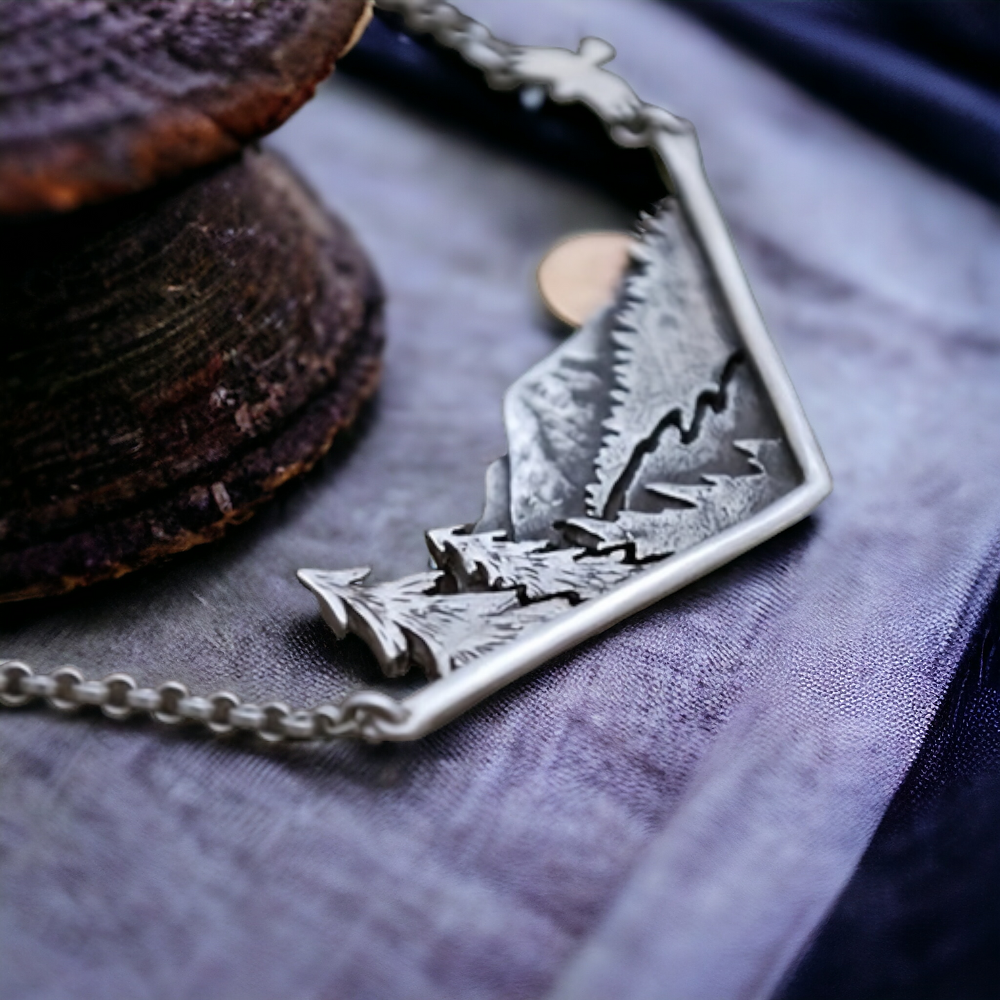Mountain woman wilderness necklace (necklace)