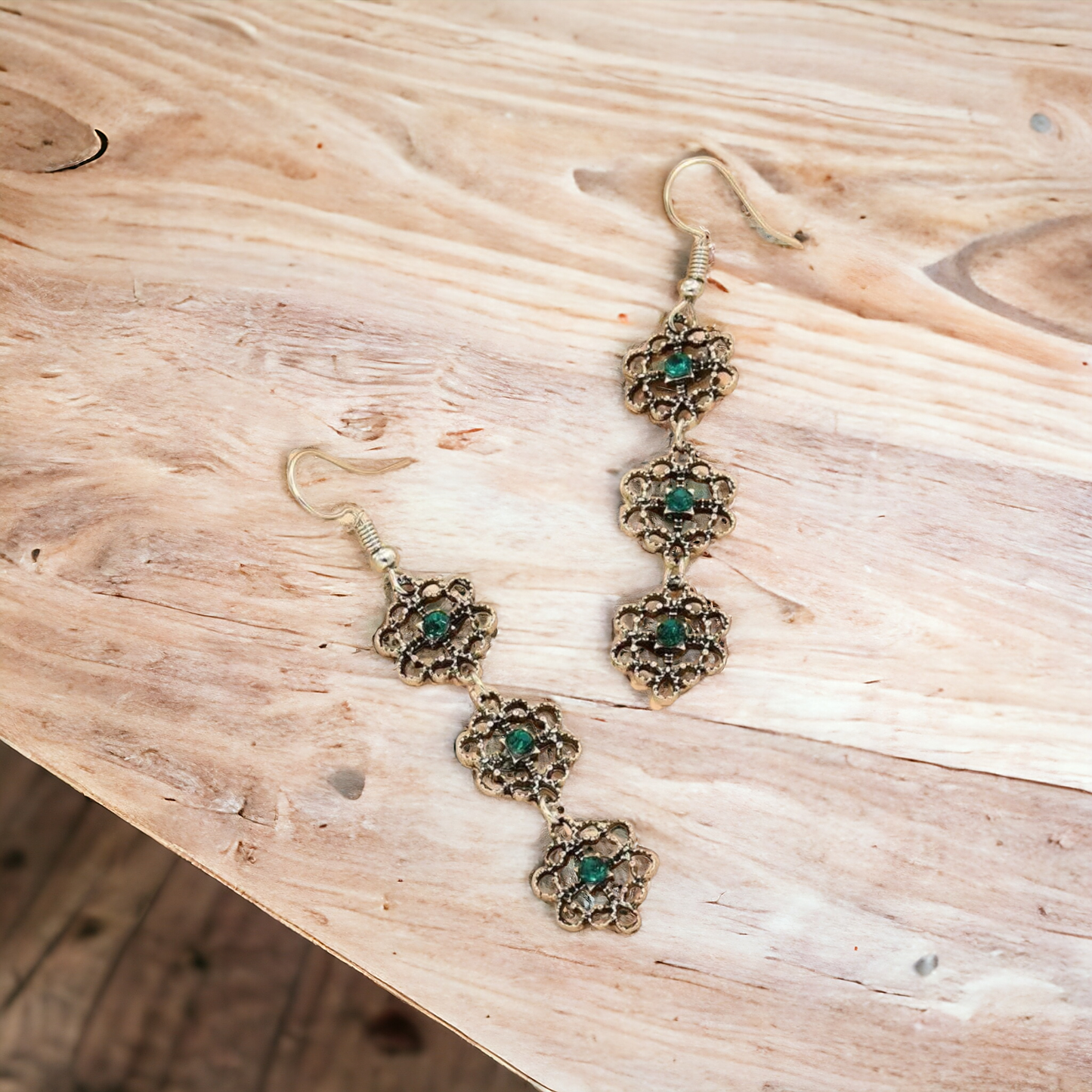 Fancy and free earrings (Jewelry)