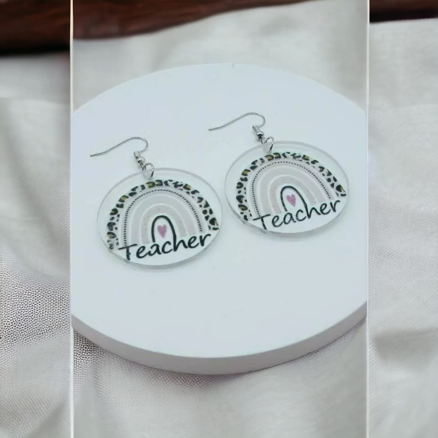 Teacher's pet earrings (Earrings)