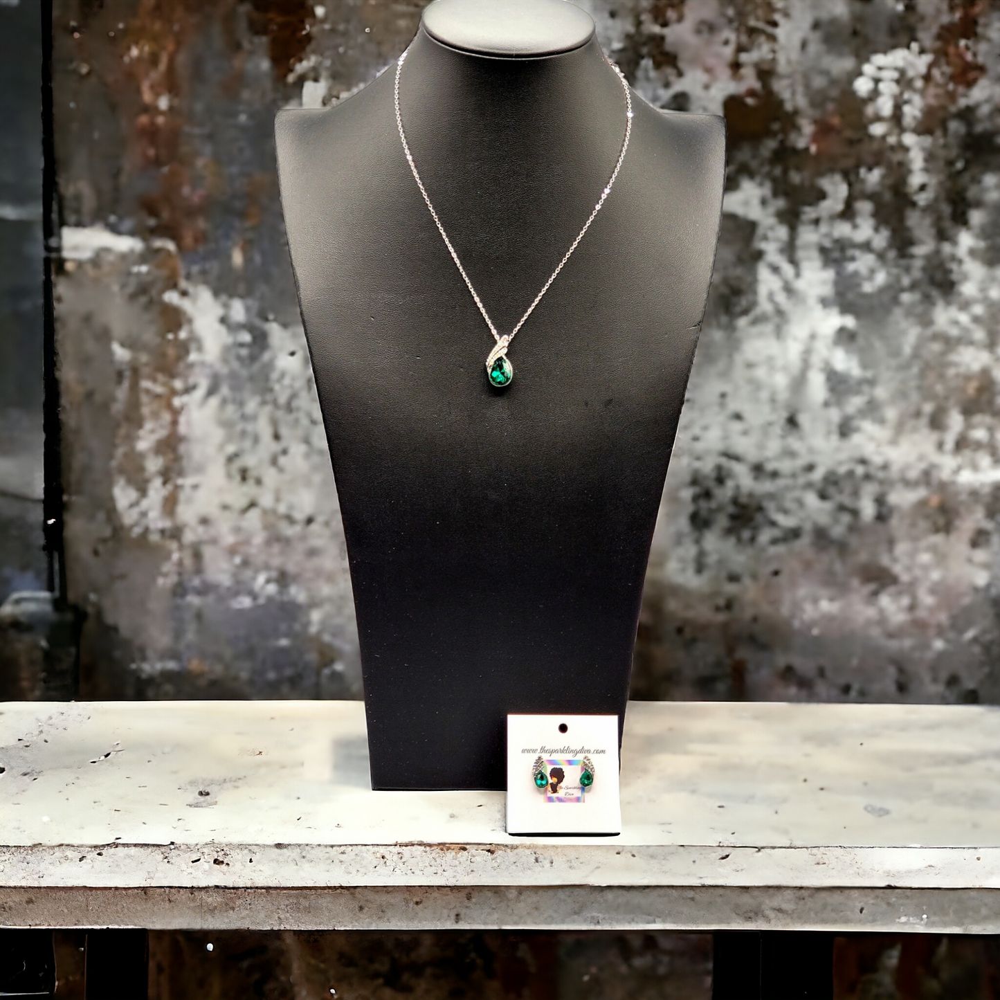 Holly necklace set
