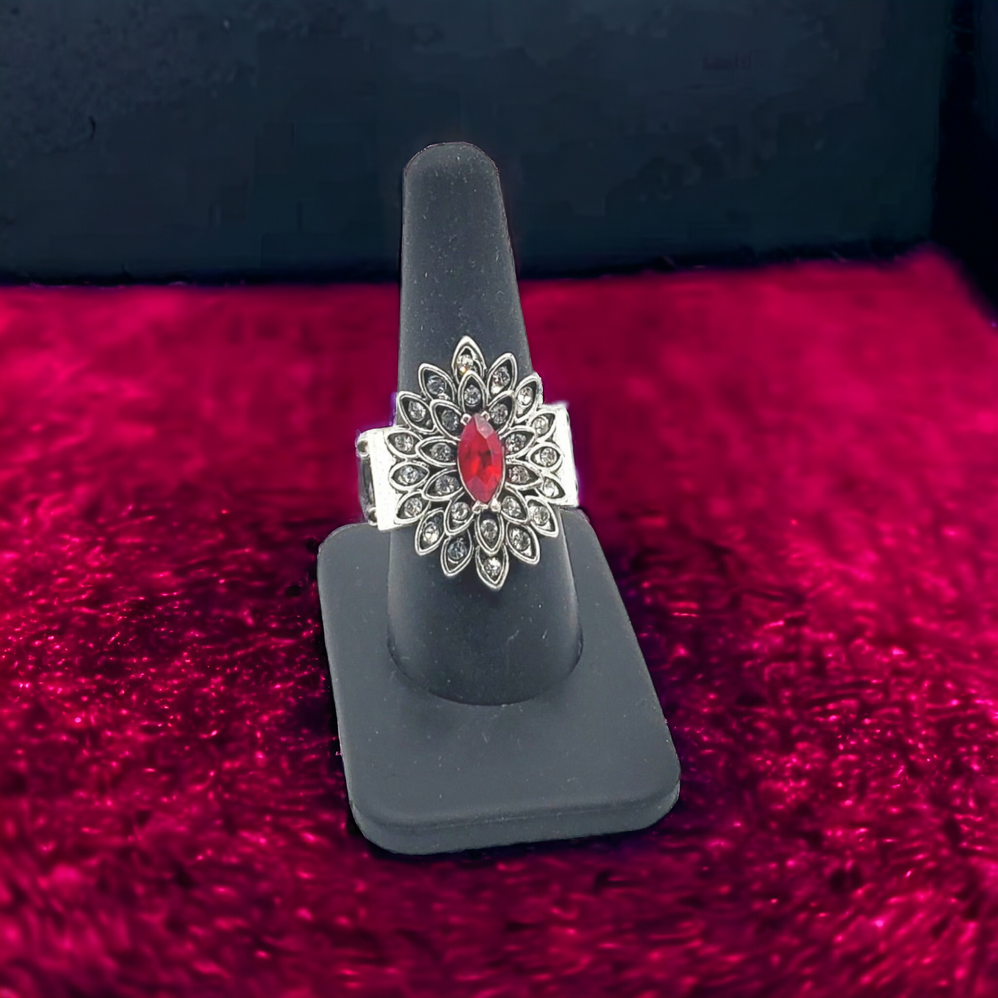 Prom queen (Jewelry)
