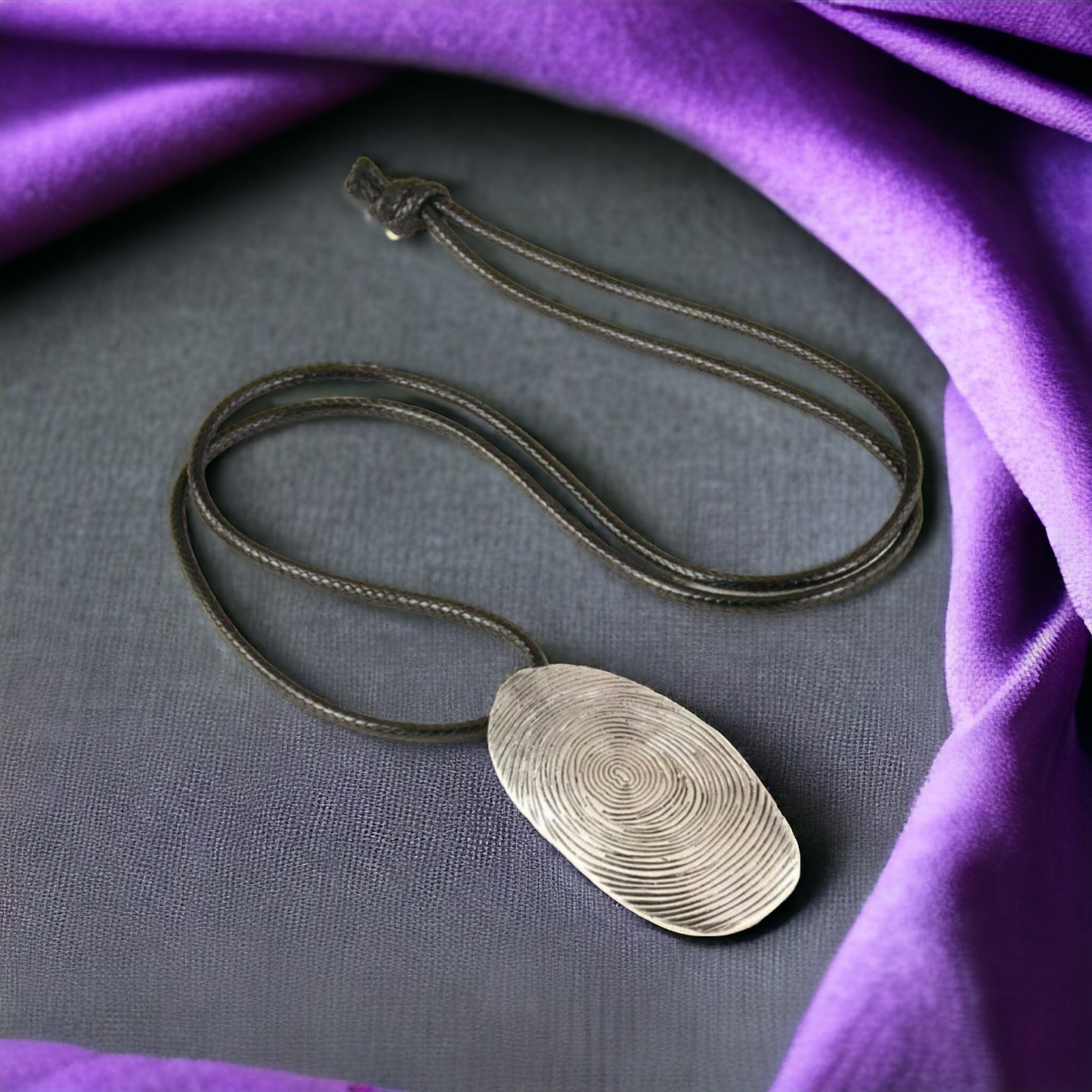 I've got your prints necklace (necklace)