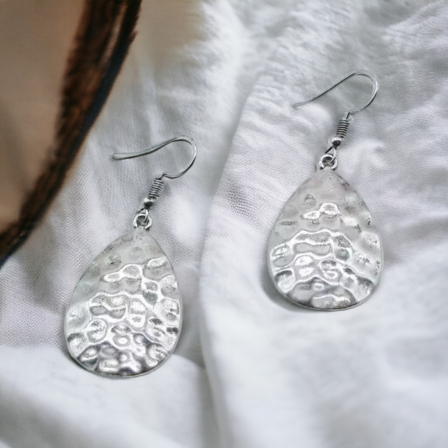 Textured water drop earrings (Jewelry)