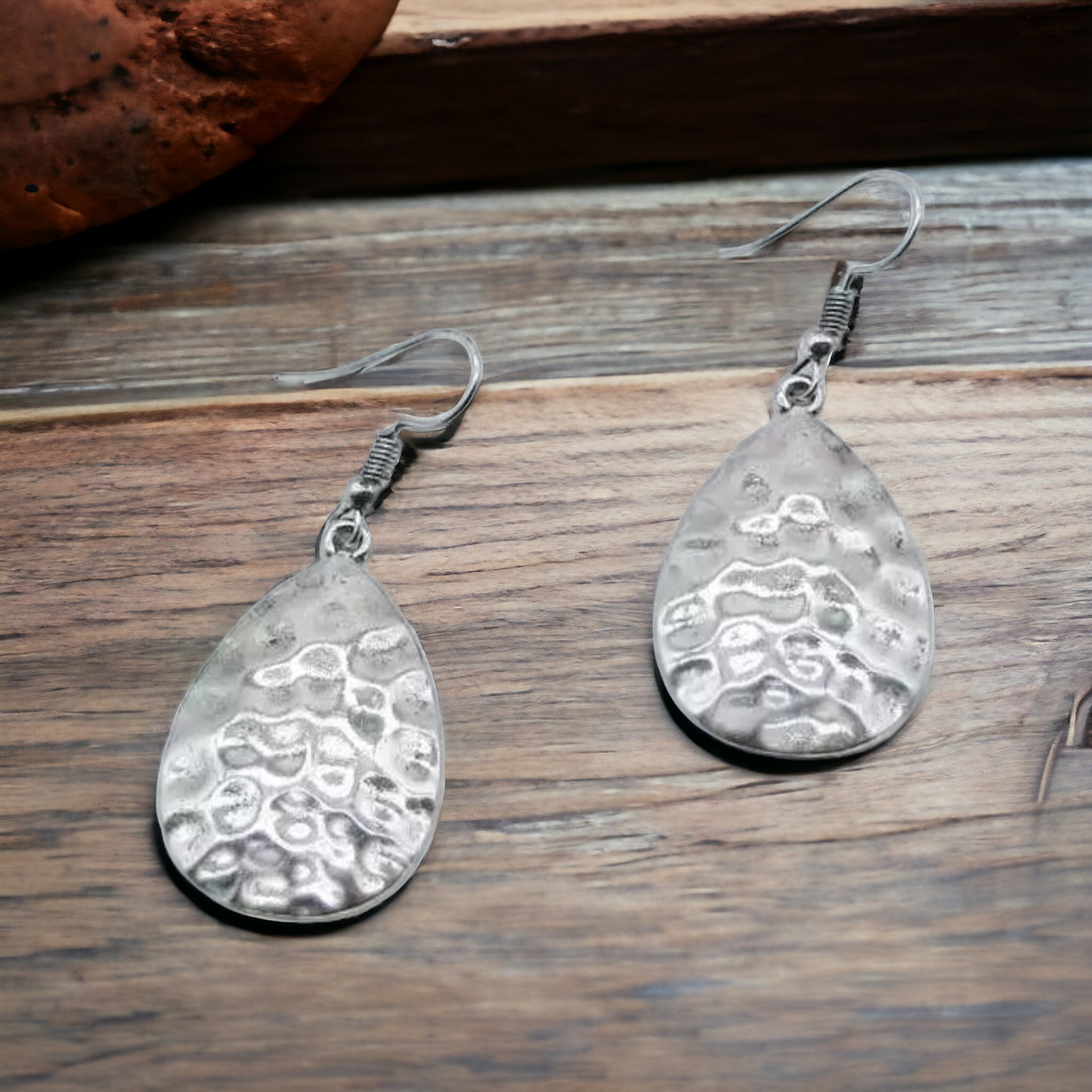 Textured water drop earrings (Jewelry)