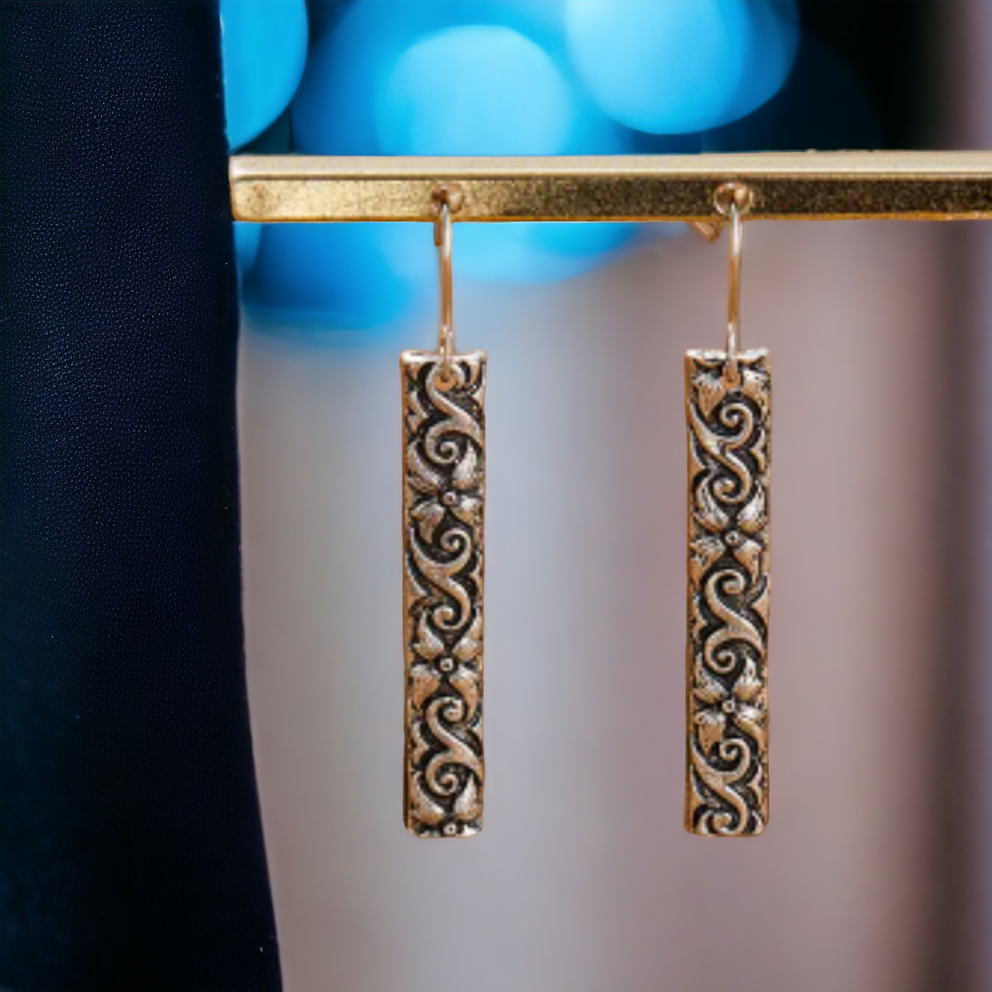 Embossed silver earrings (earrings)