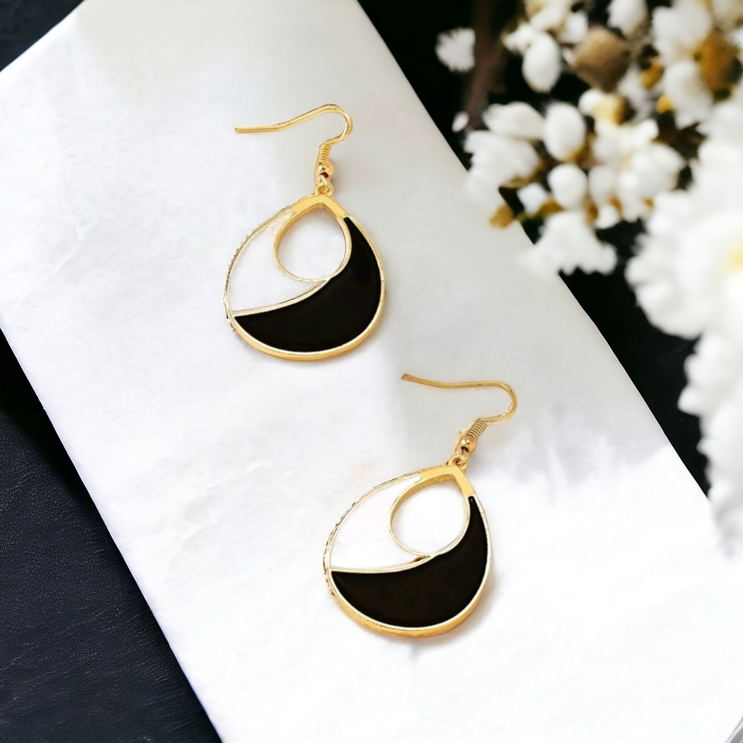 Ebony and ivory earrings (earrings)