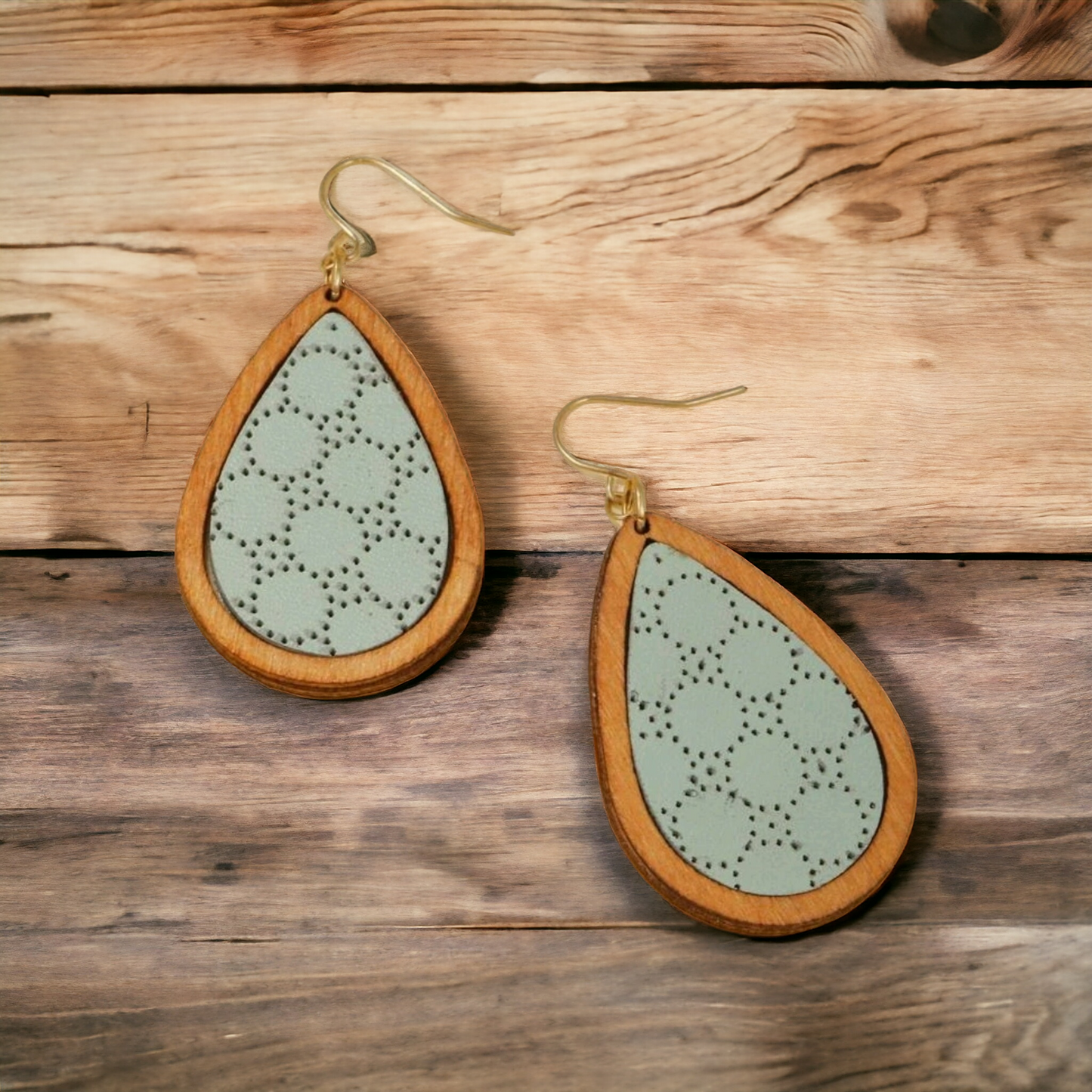 Refined earrings (Earrings)