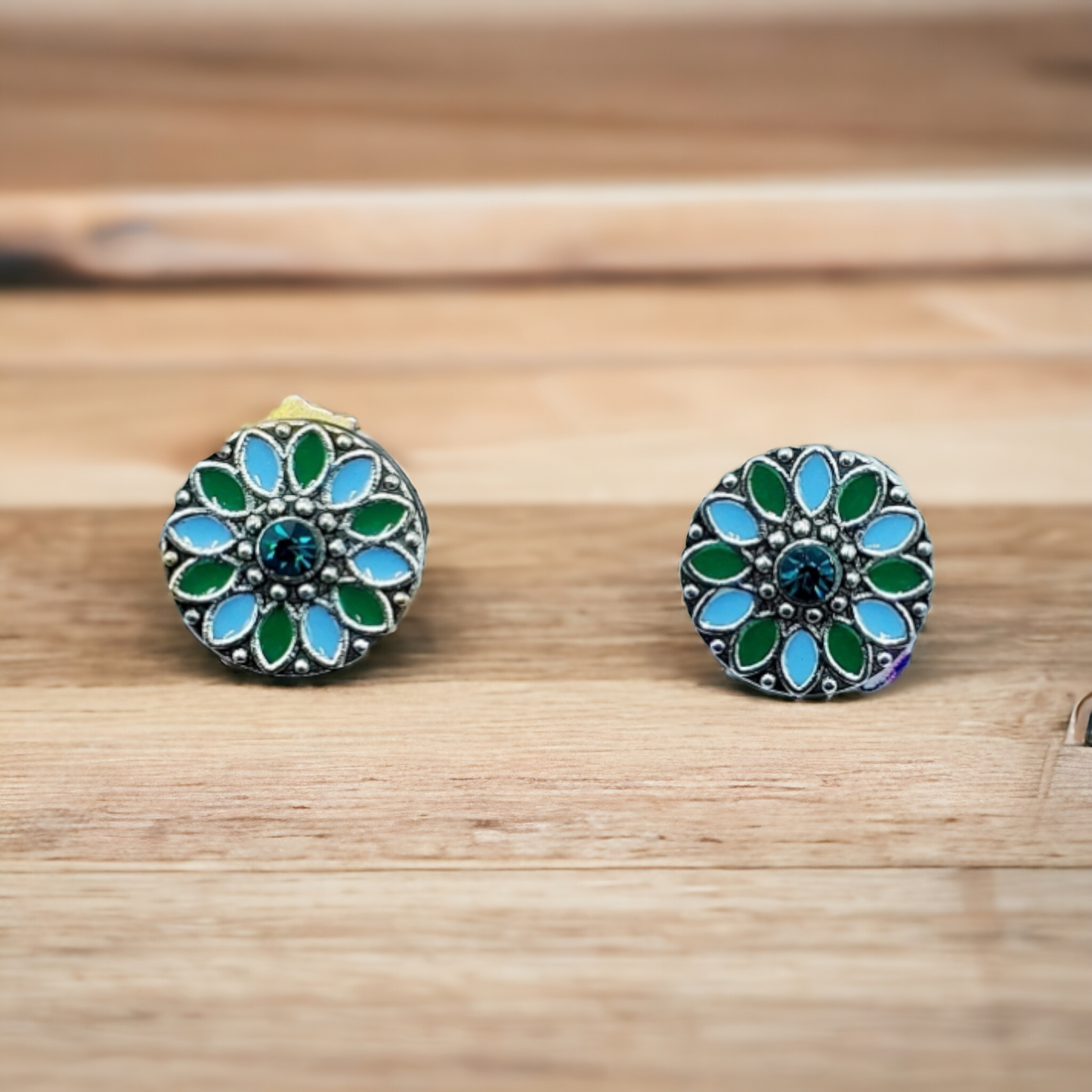 Vintage button earrings (Jewelry)