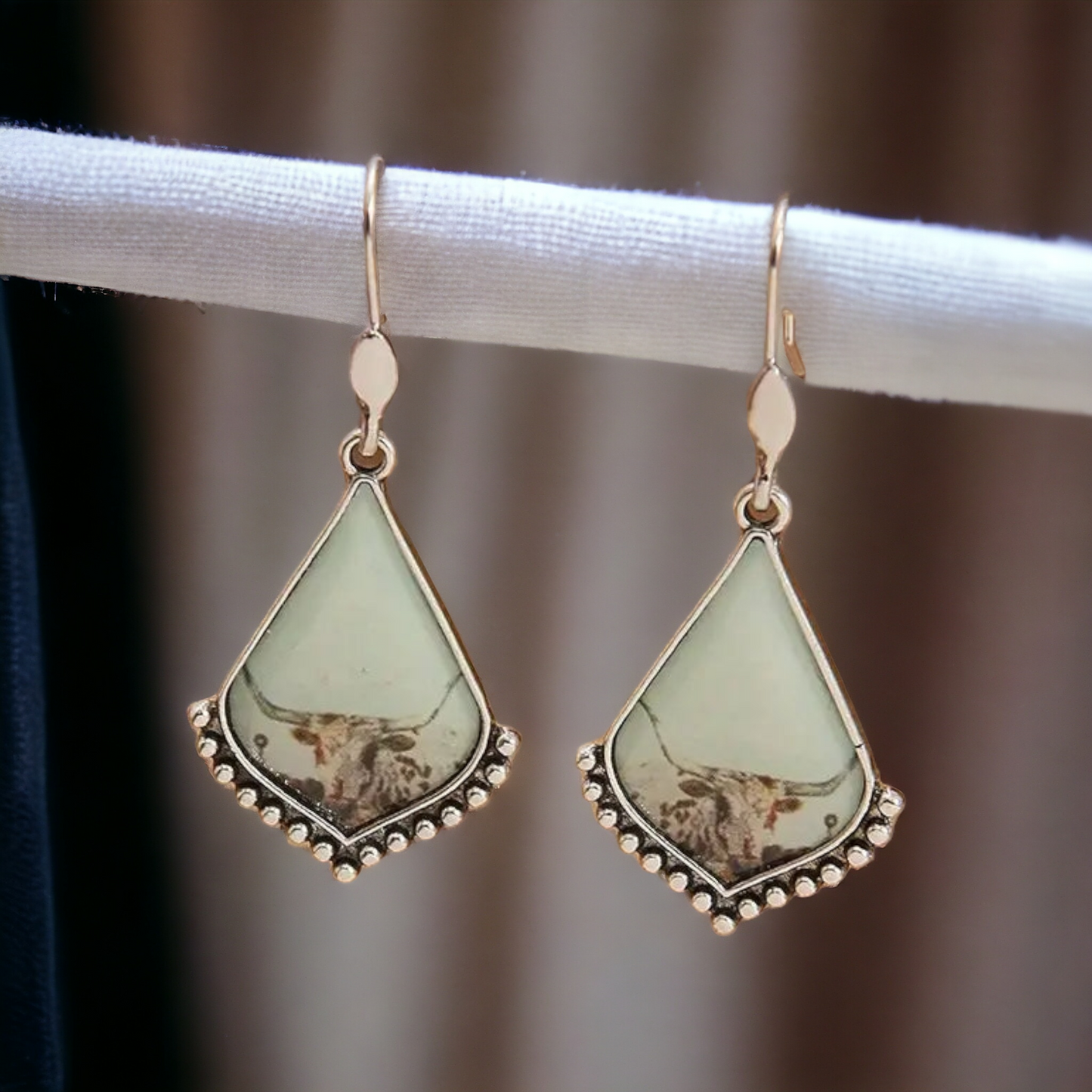 The jaded truth earrings (earrings)