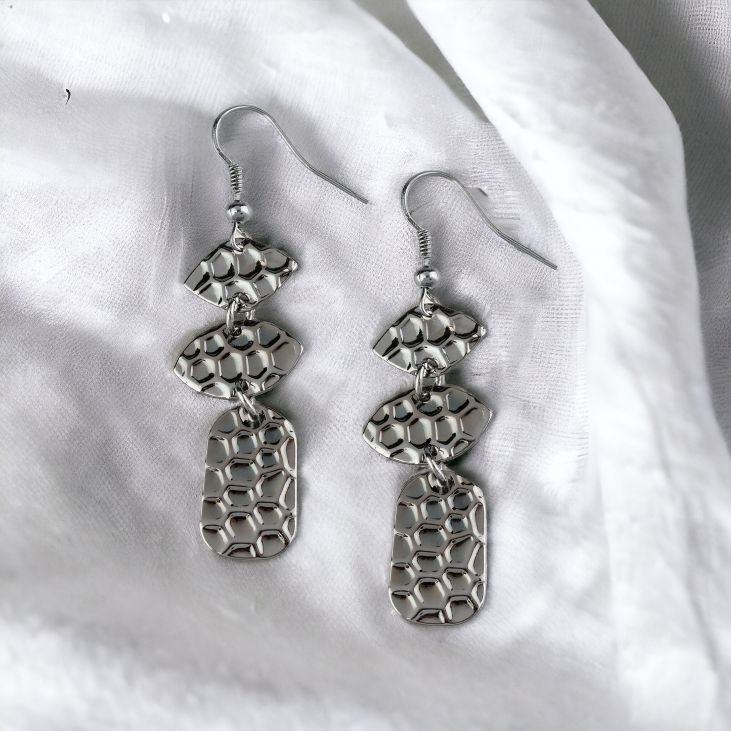 Nine to HIVE - Black earrings (Jewelry)