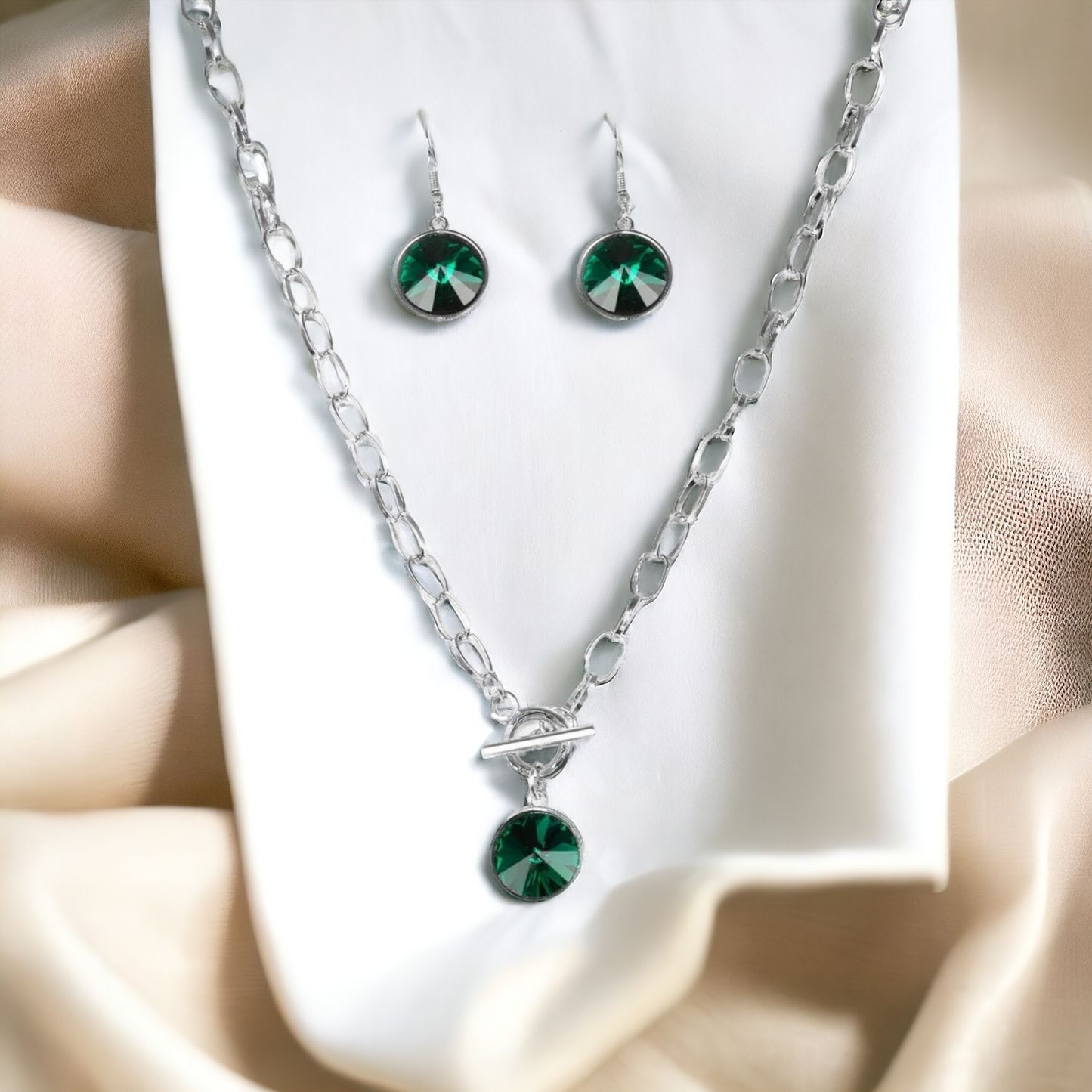 She Sparkles On - Green neacklace (Jewelry)