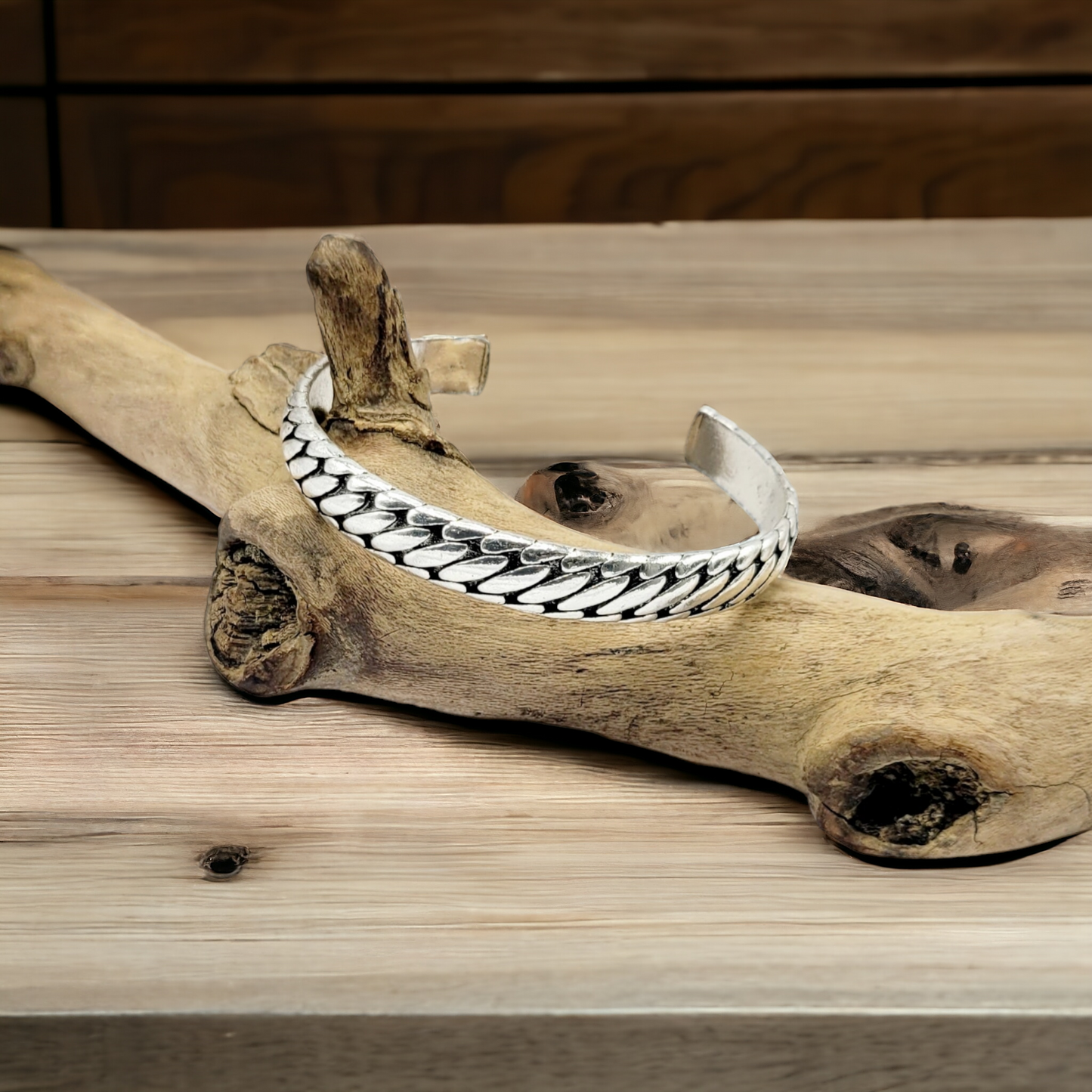 Silver tread cuff bracelet