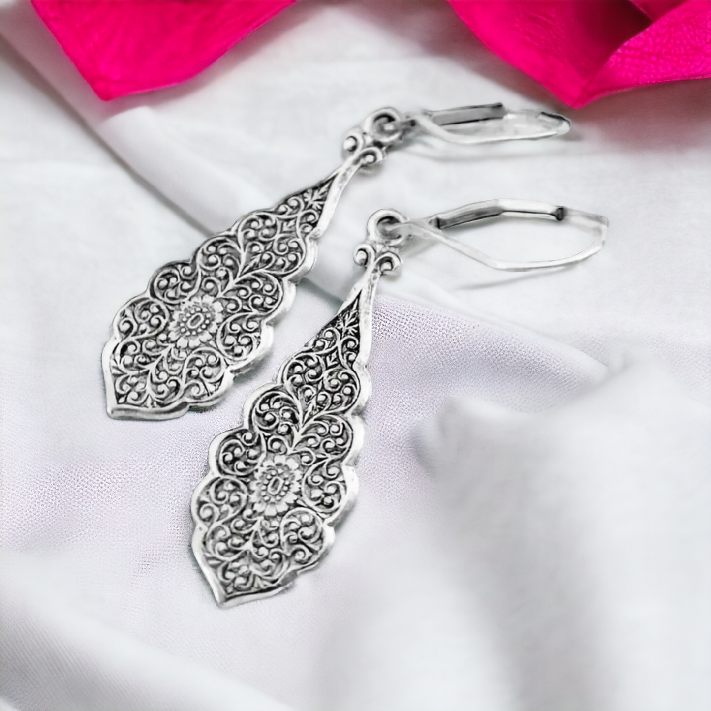 Carved retro earrings (earrings)