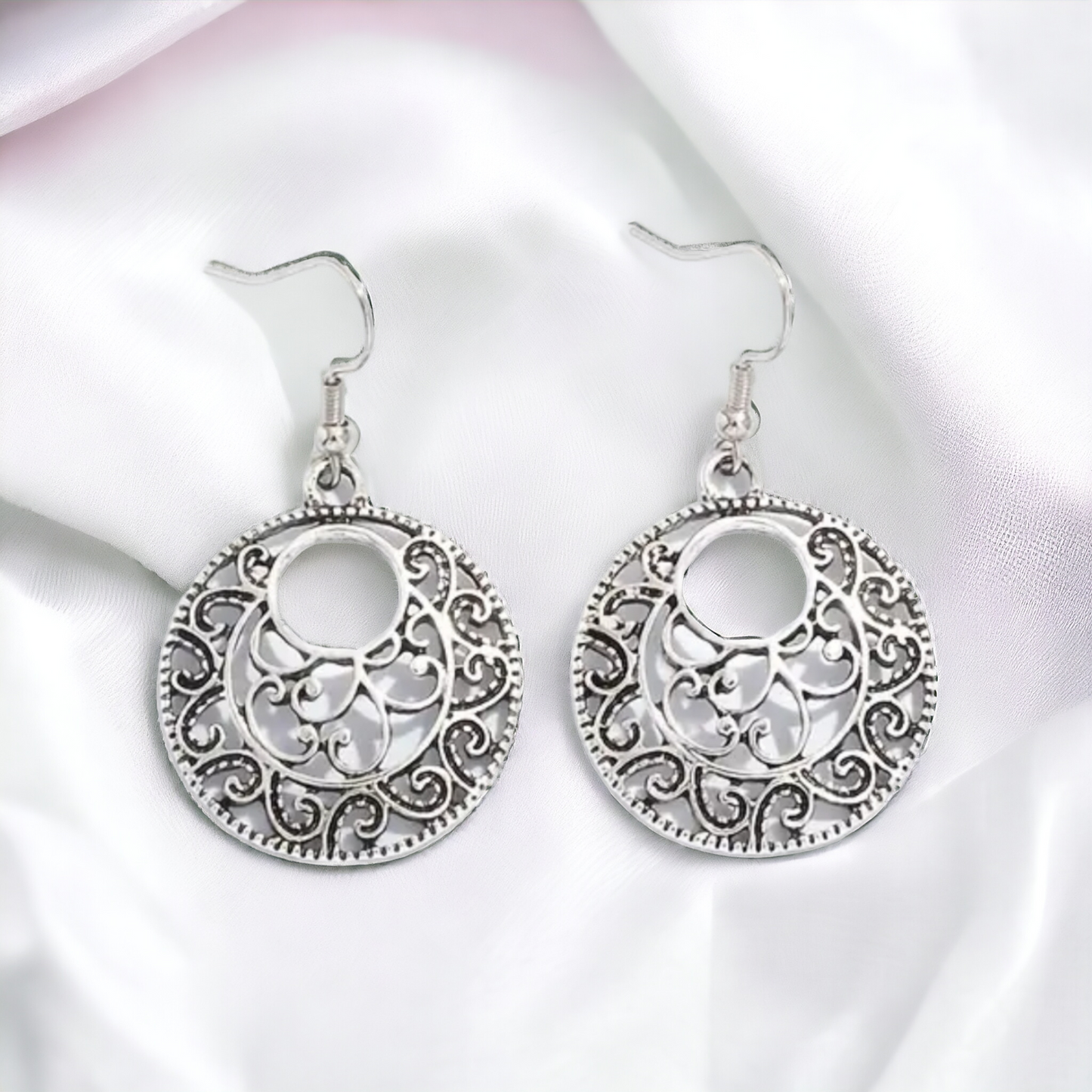 Swirly & girly earrings