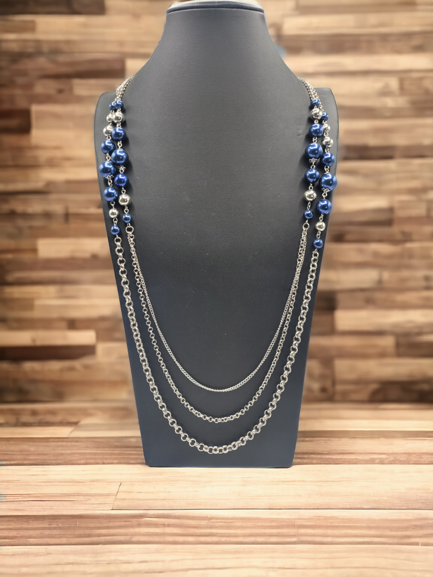 Blue royalties necklace (Necklaces)