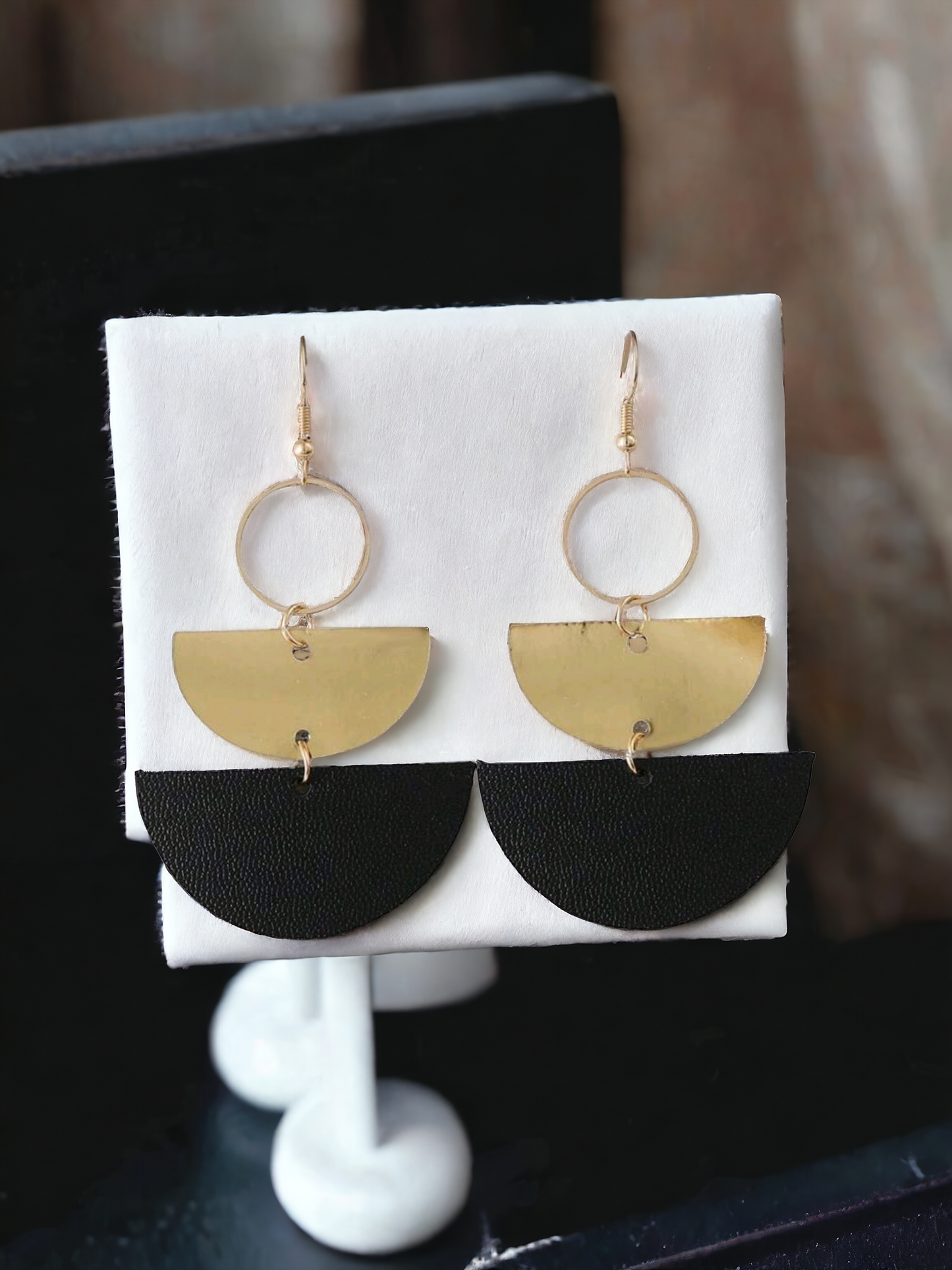 Balancing act earrings (earrings)