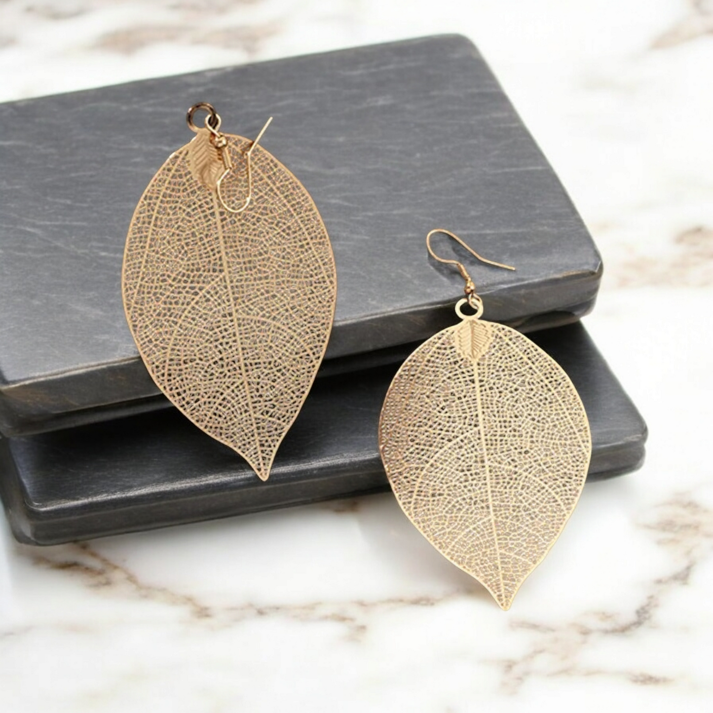 Falling leaves earring (earrings)