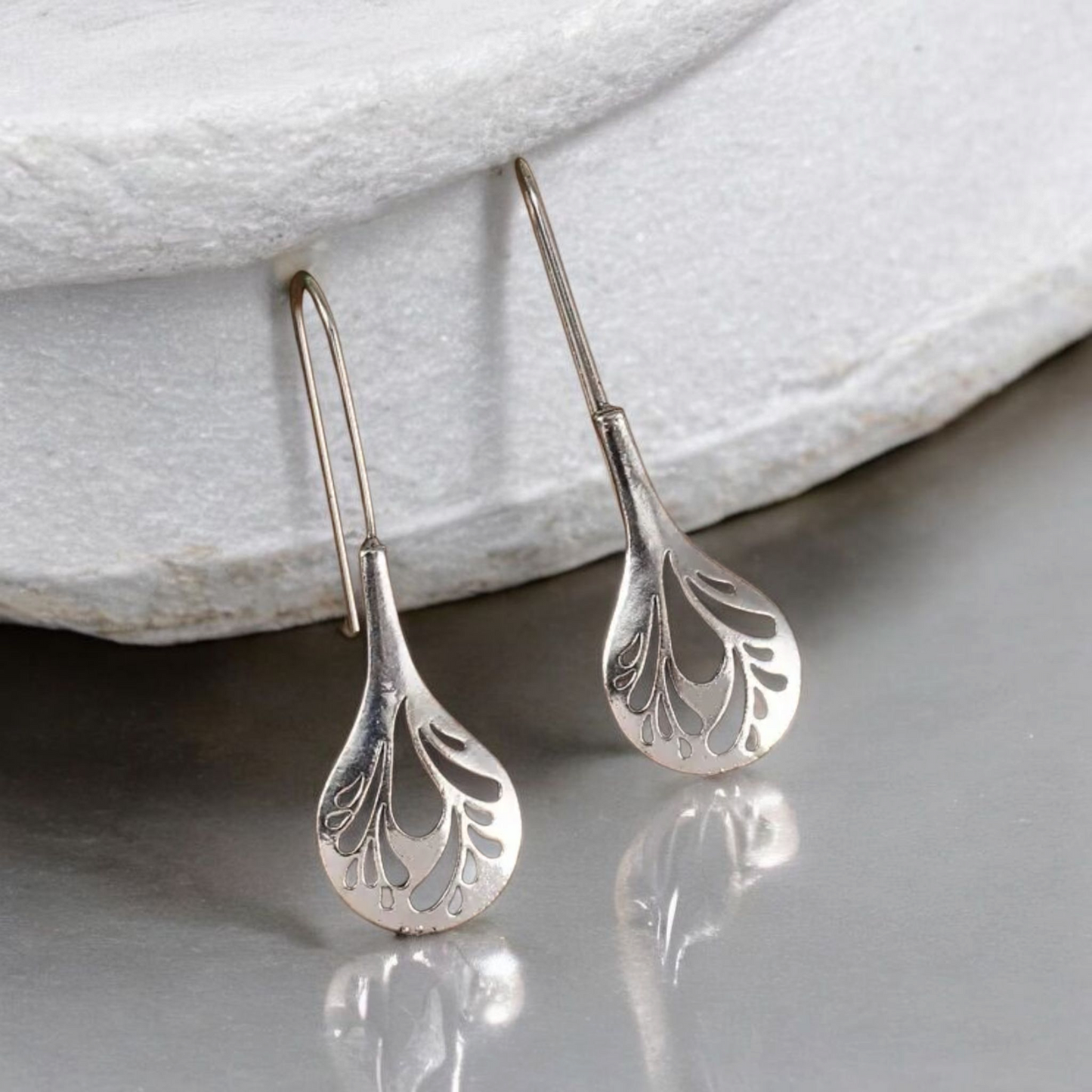 Silvery floral earrings (Earrings)