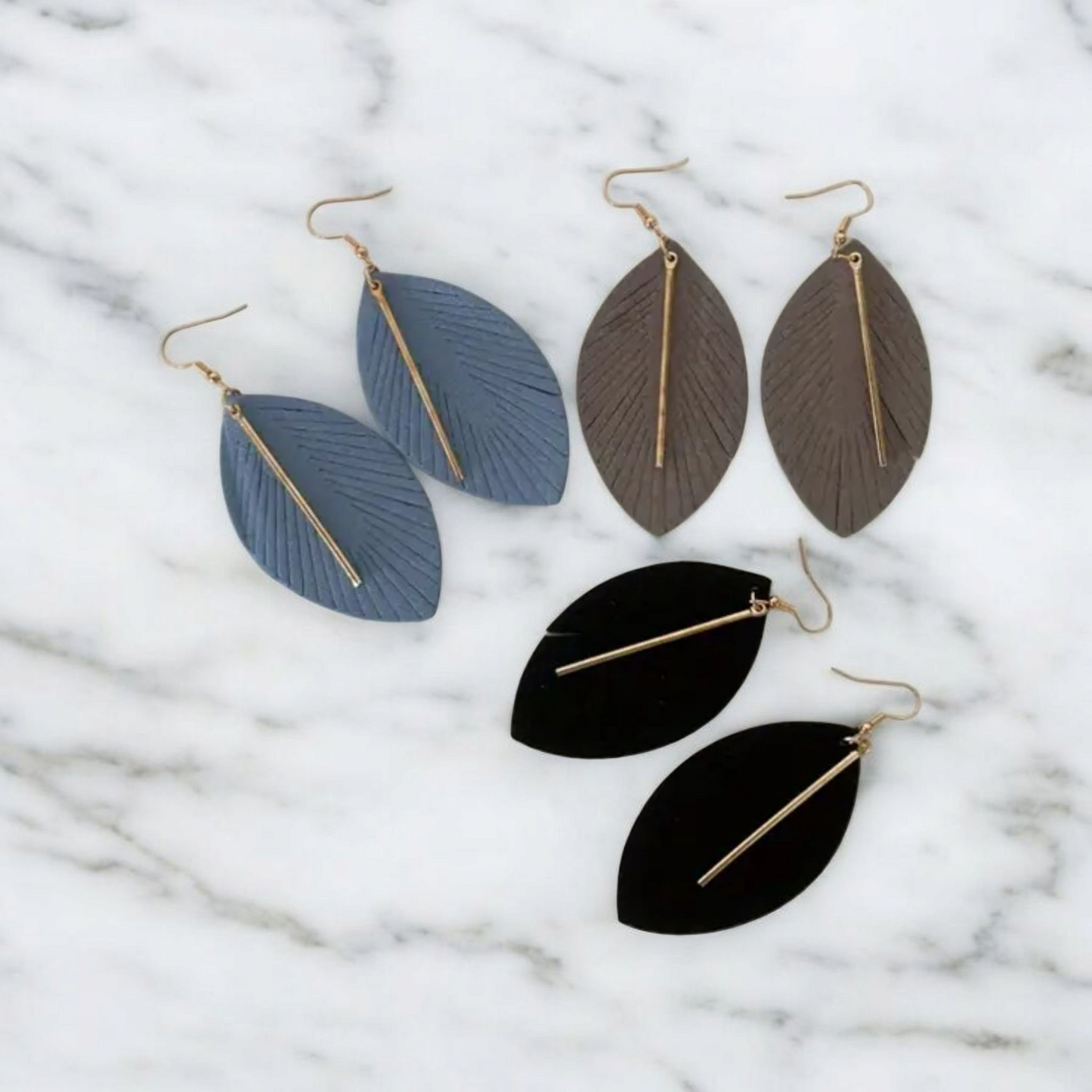 Feather-tude earrings (Earrings)