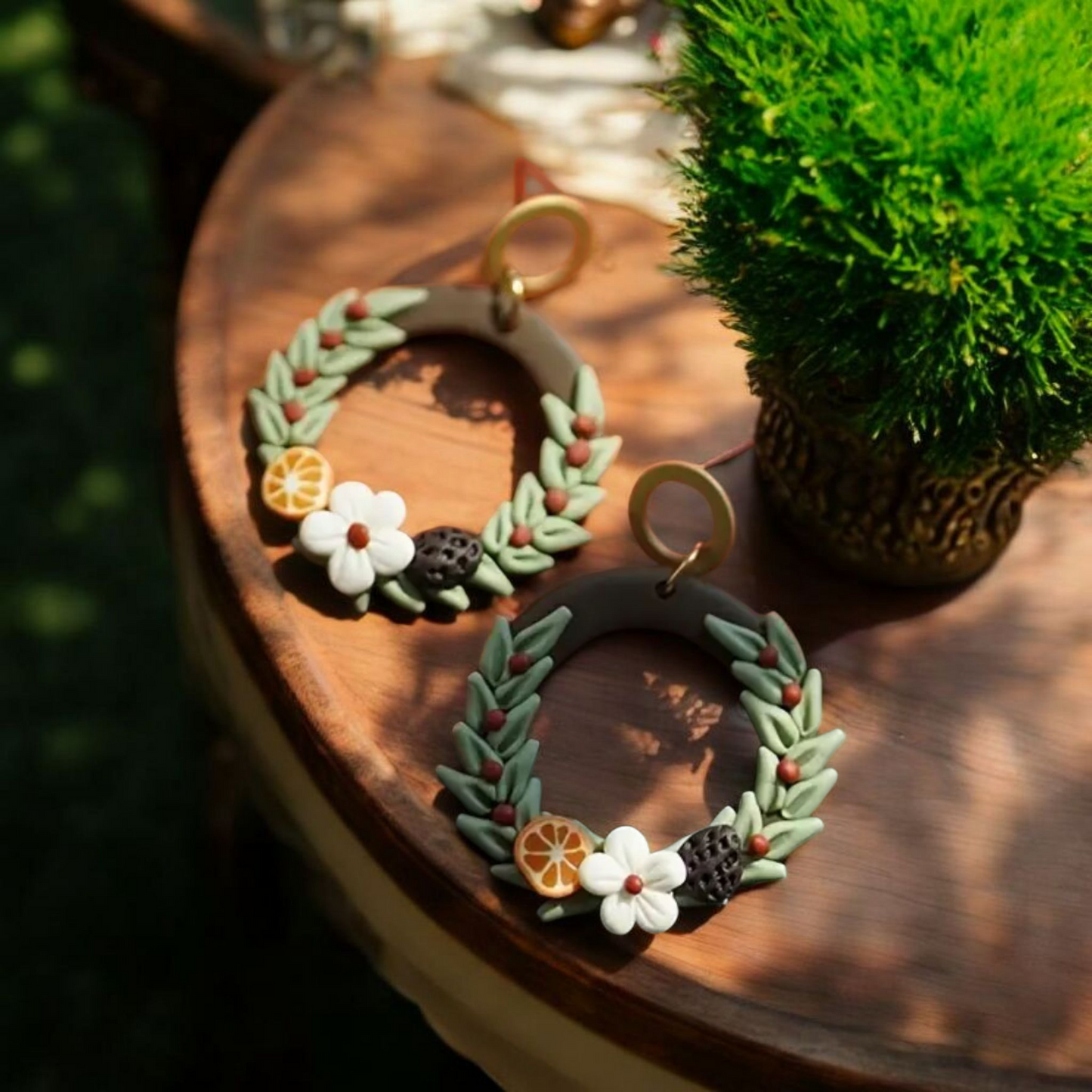 Merry and bright earrings (earrings)