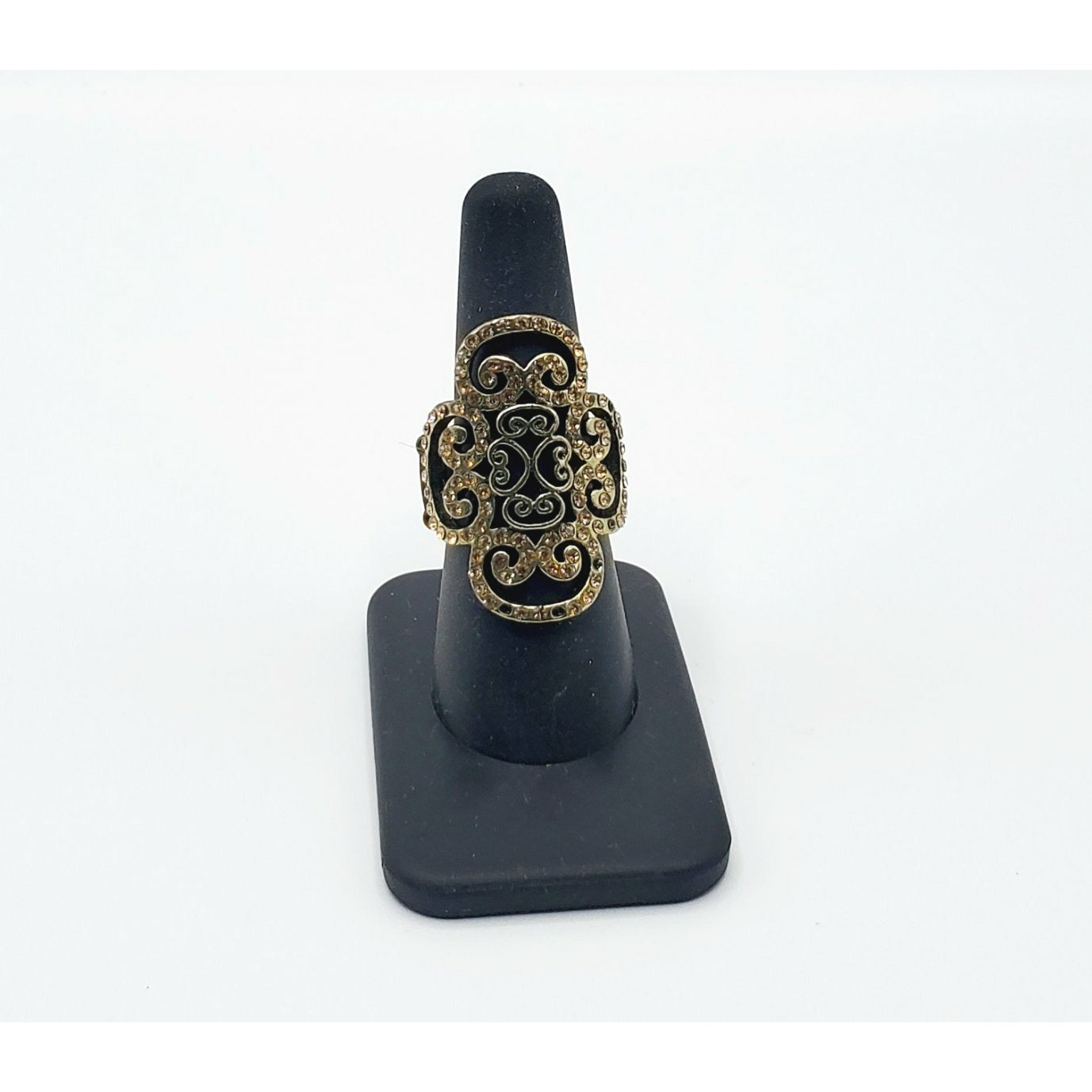 Regal sparkle ring (Jewelry)