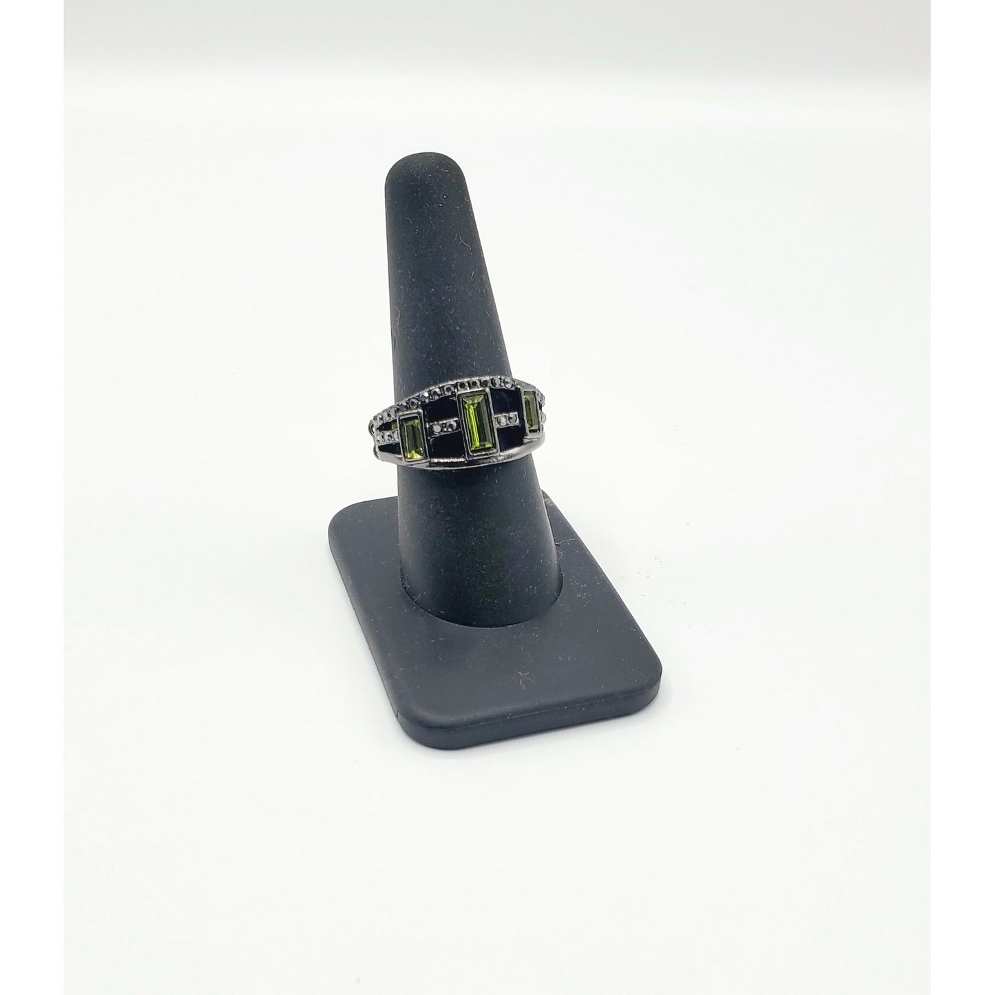 Gunmetal and moss ring (Jewelry)