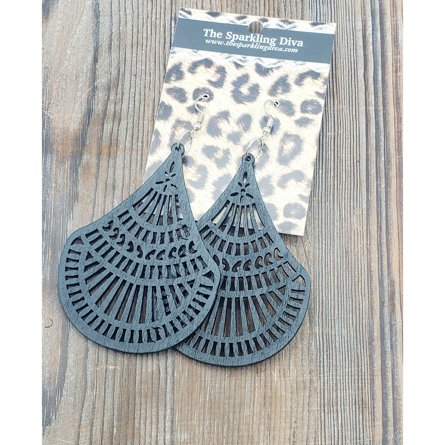 Lightweight wooden earrings (Jewelry)