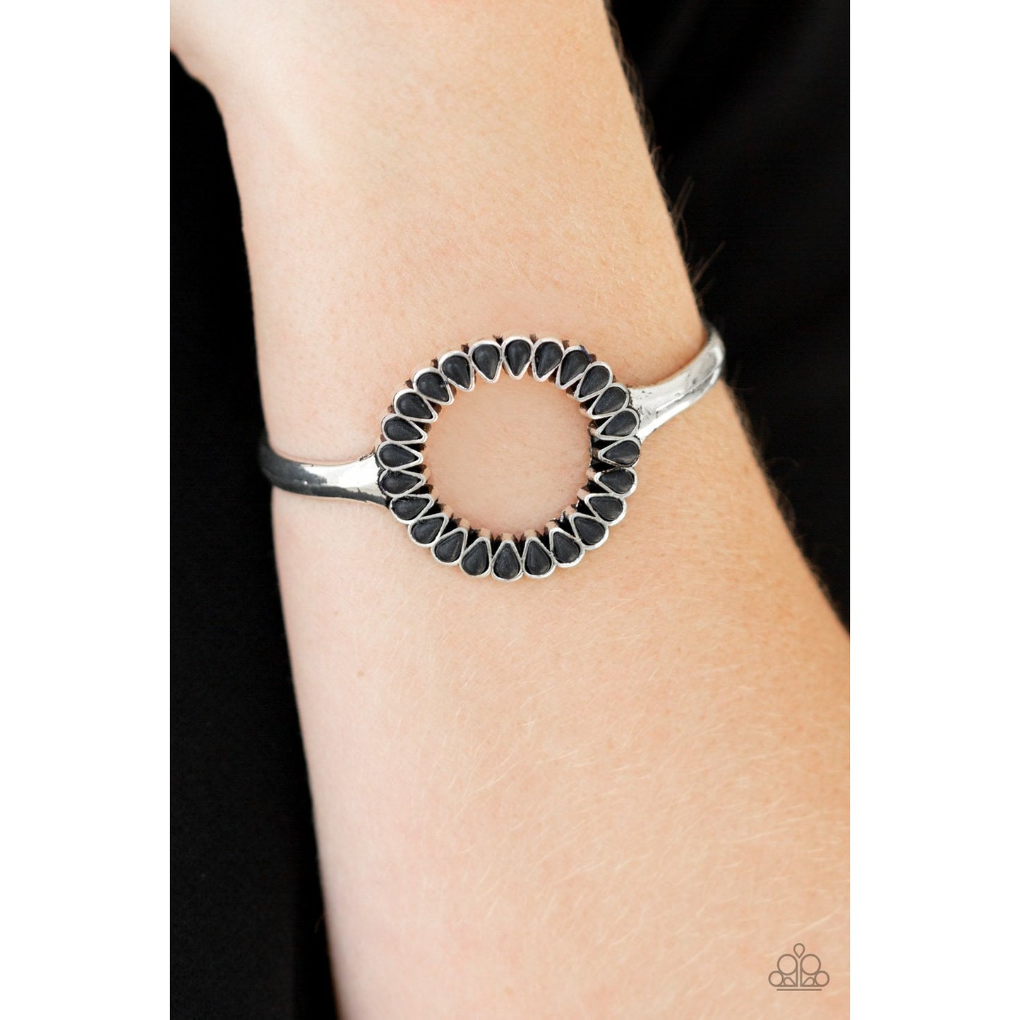 Divinely Desert - Black bracelet (Jewelry)