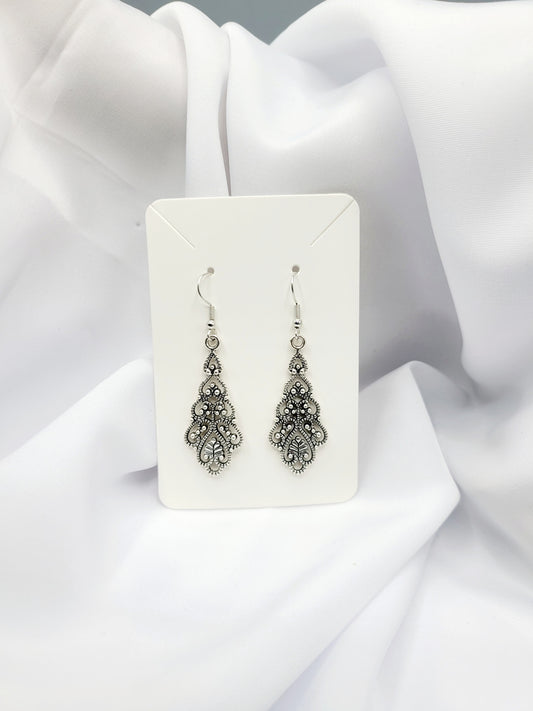 Yours truly earrings (earrings)