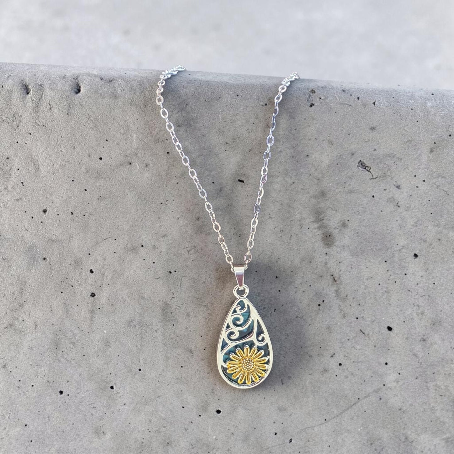 Sunny days necklace