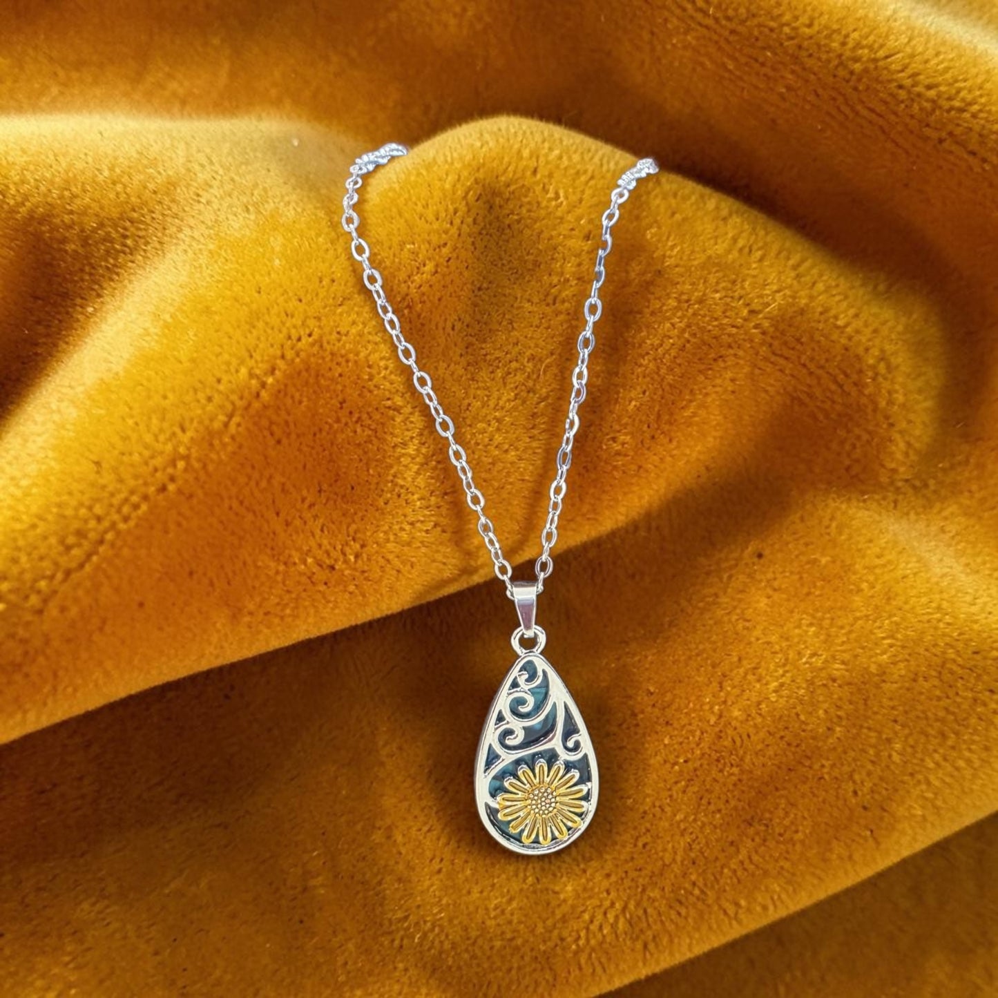 Sunny days necklace