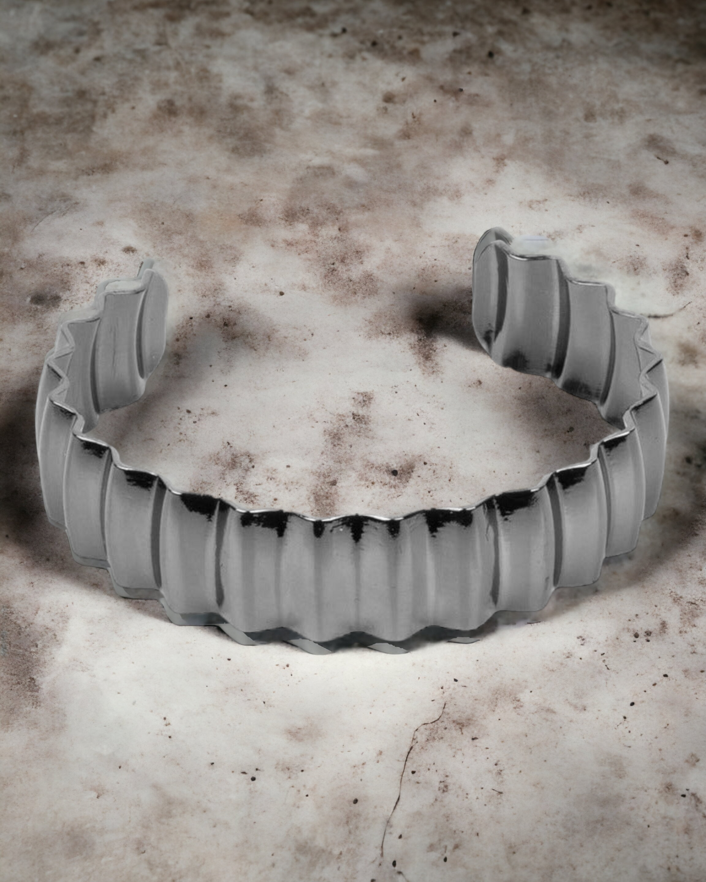 Across The HEIR-Waves - Black bracelet