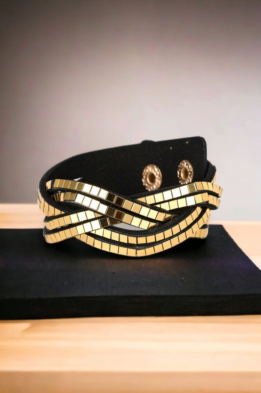 Looking For Trouble - Gold bracelet (Jewelry)