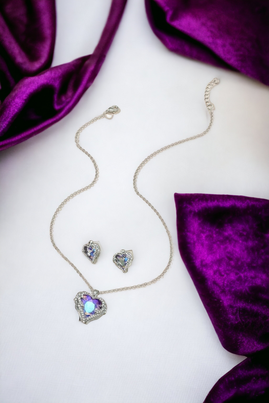 Heartsong necklace (Jewelry)