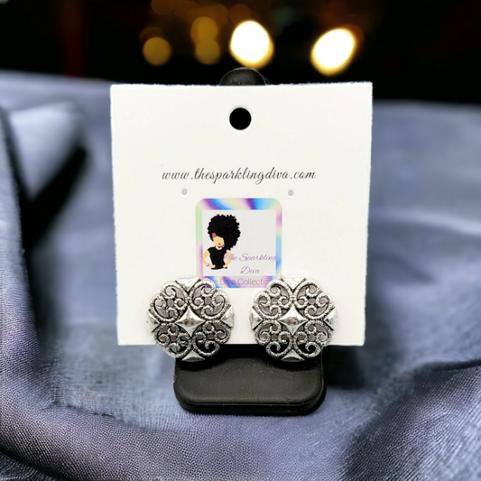 A well rounded individual earrings (Earrings)