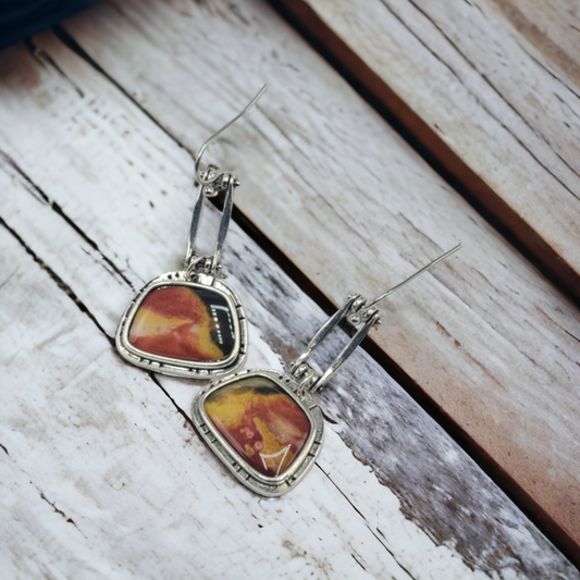 Wound tight earrings (Earrings)