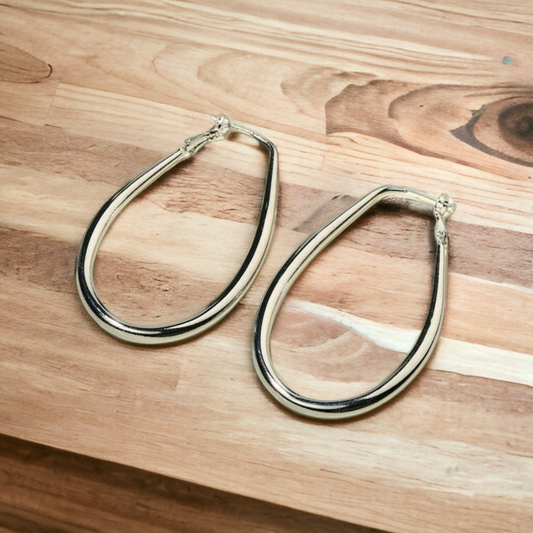 Loop earrings (Earrings)