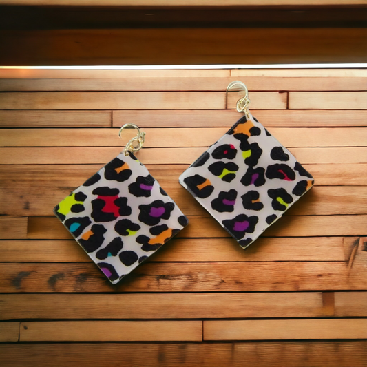The painted leopard earrings (Jewelry)