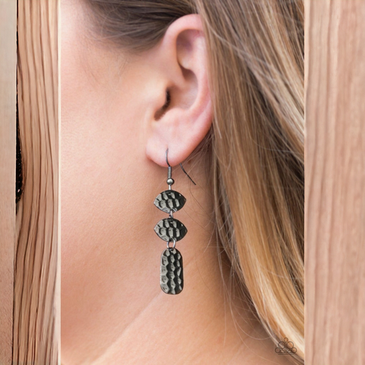 Nine to HIVE - Black earrings (Jewelry)